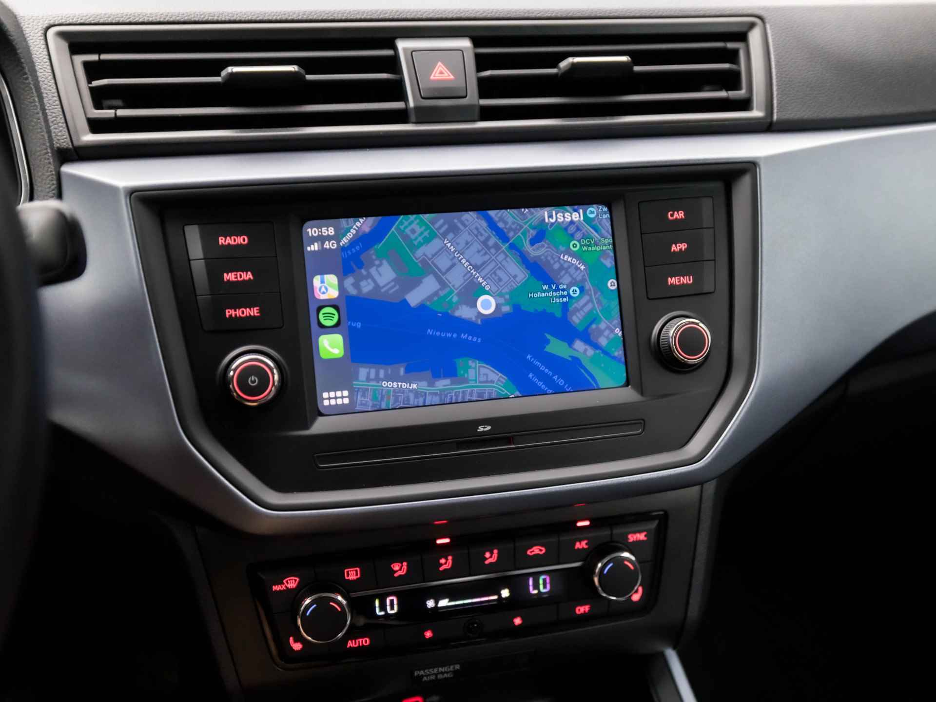 SEAT Arona 1.0 TSI Sport Style (NAVIGATIE, APPLE CARPLAY. CLIMATE, ADAPT. CRUISE, PDC, SPORTSTOELEN, NIEUWE APK, NIEUWSTAAT) - 10/35