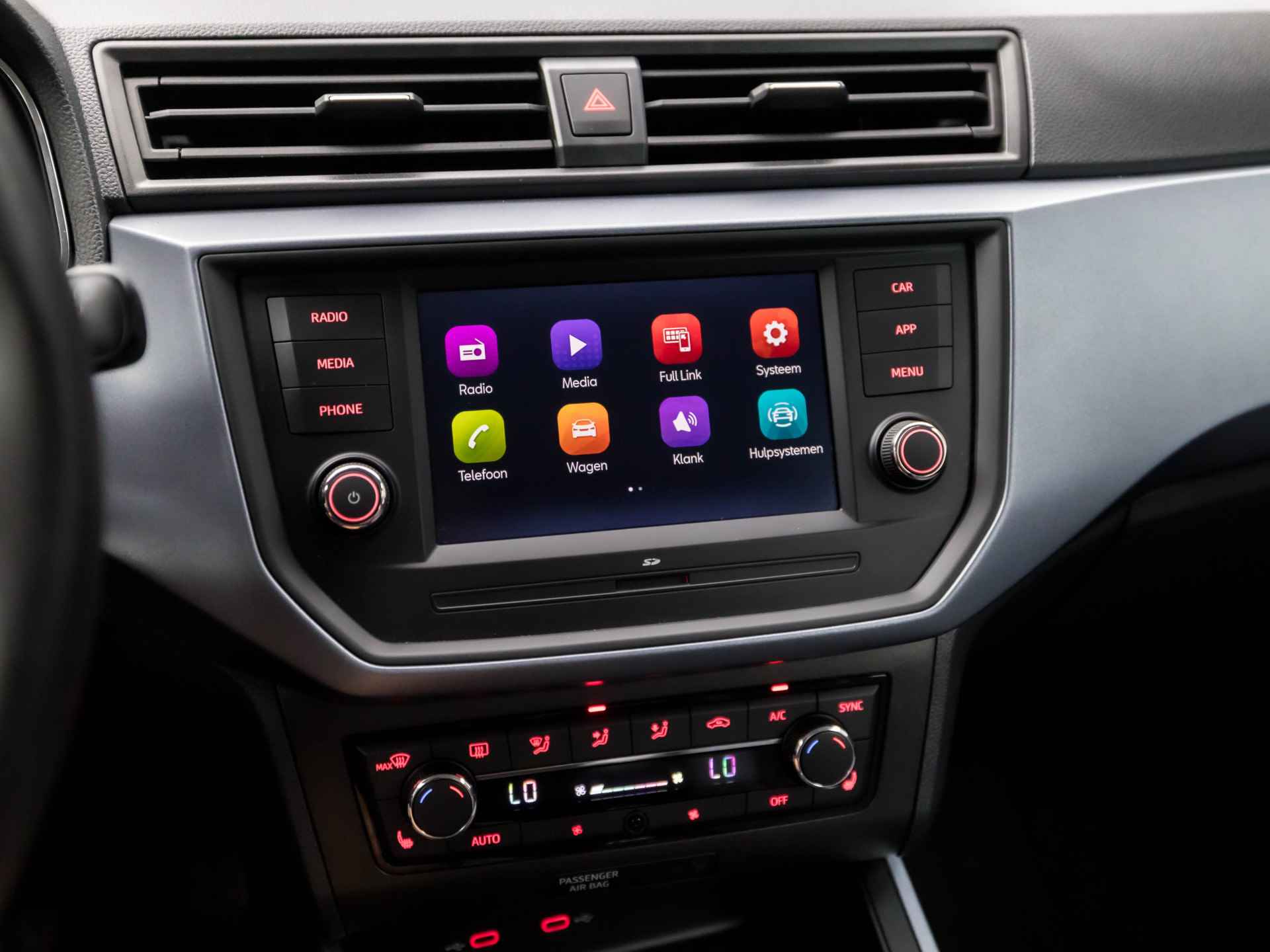 SEAT Arona 1.0 TSI Sport Style (NAVIGATIE, APPLE CARPLAY. CLIMATE, ADAPT. CRUISE, PDC, SPORTSTOELEN, NIEUWE APK, NIEUWSTAAT) - 21/35