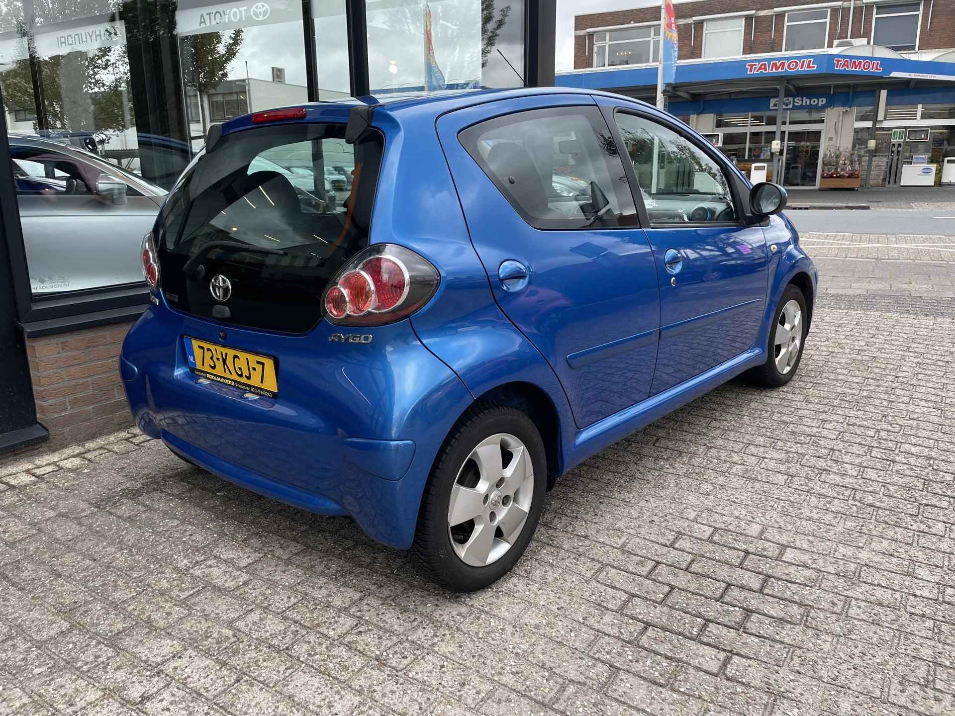 Toyota Aygo 1.0-12V Dynamic Blue - 4/16