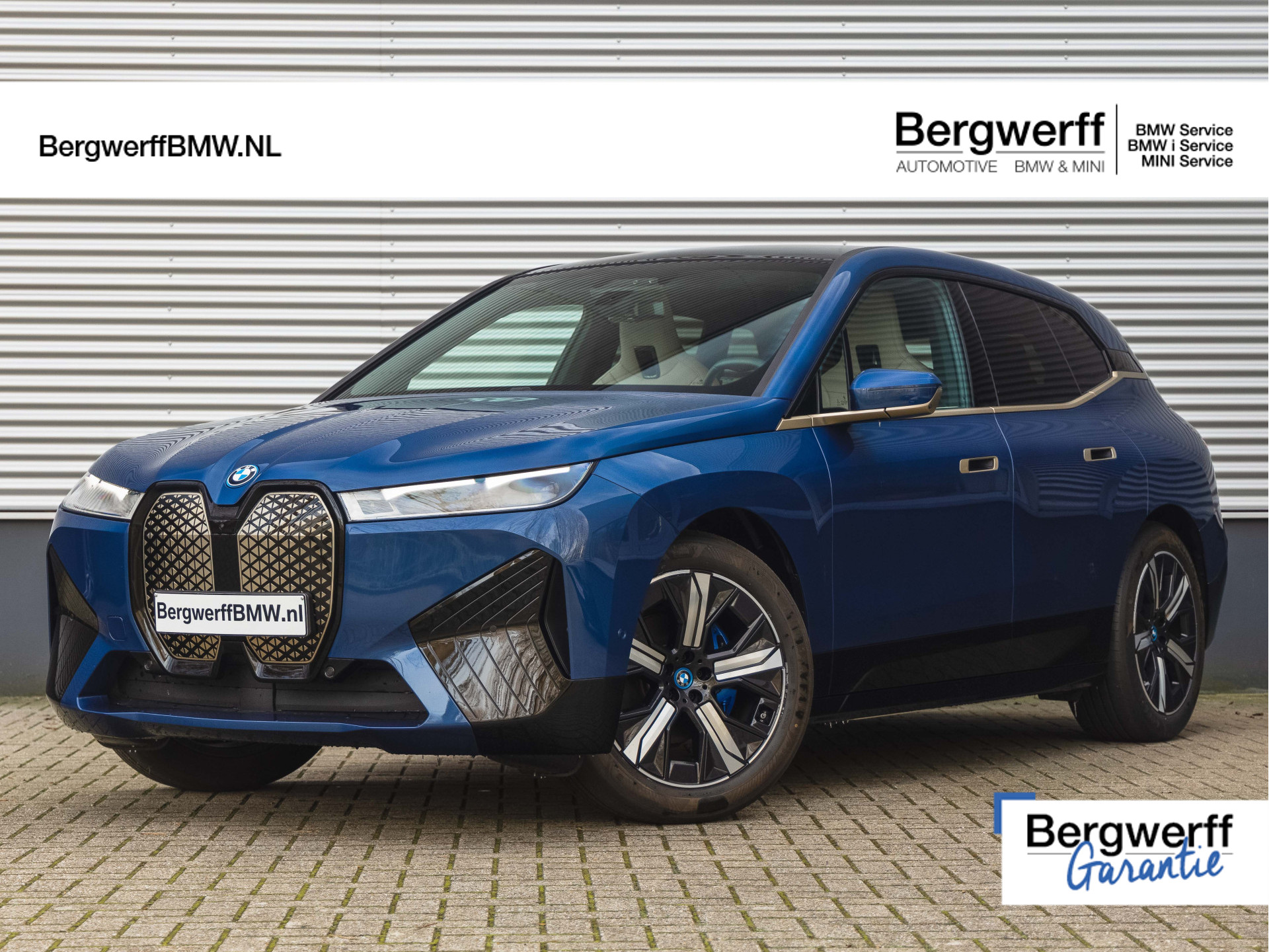 BMW iX xDrive50 - Adaptive Air - Active Steering - Bowers & Wilkins bij viaBOVAG.nl
