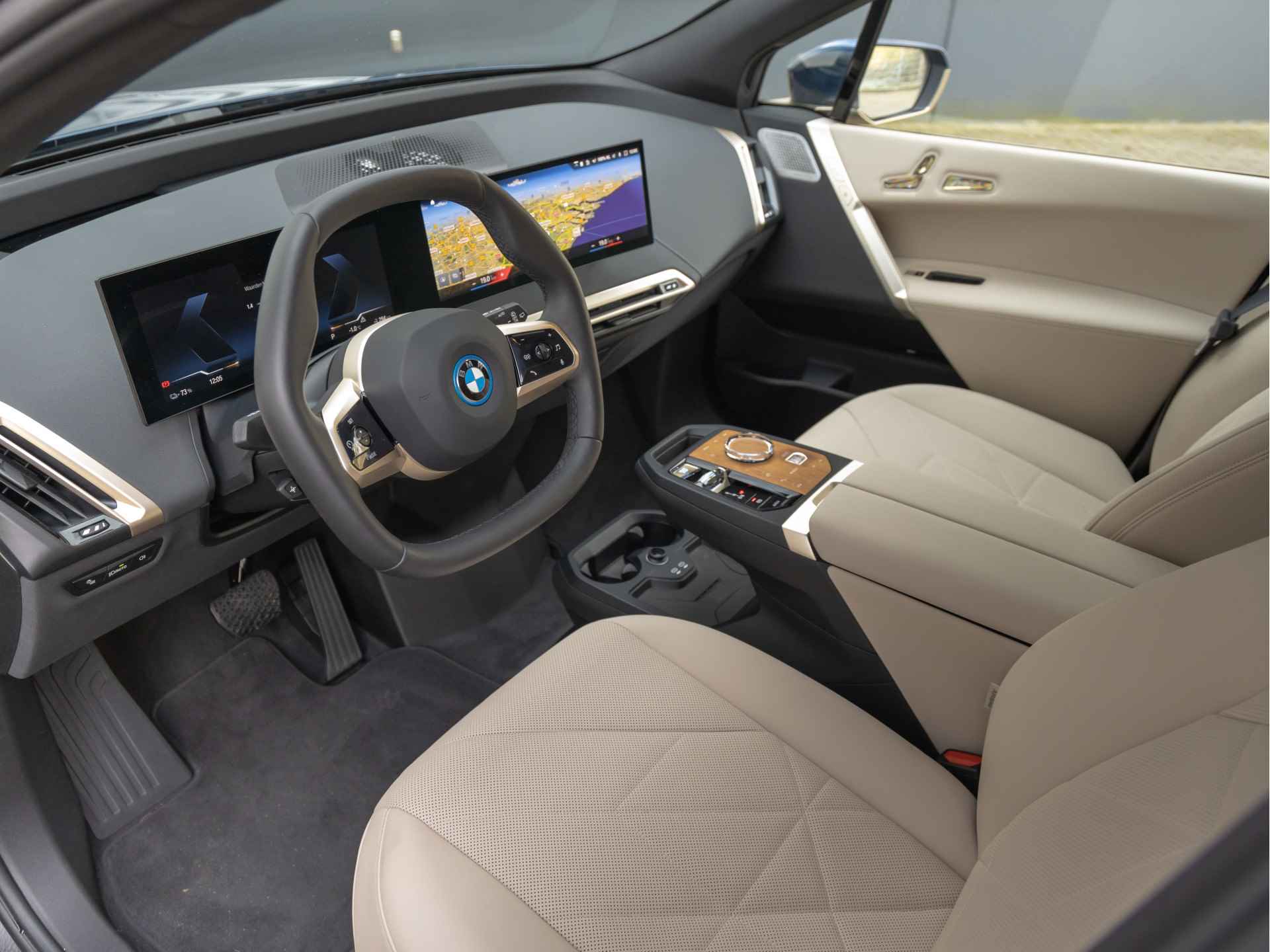 BMW iX xDrive50 - Adaptive Air - Active Steering - Bowers & Wilkins - 14/40