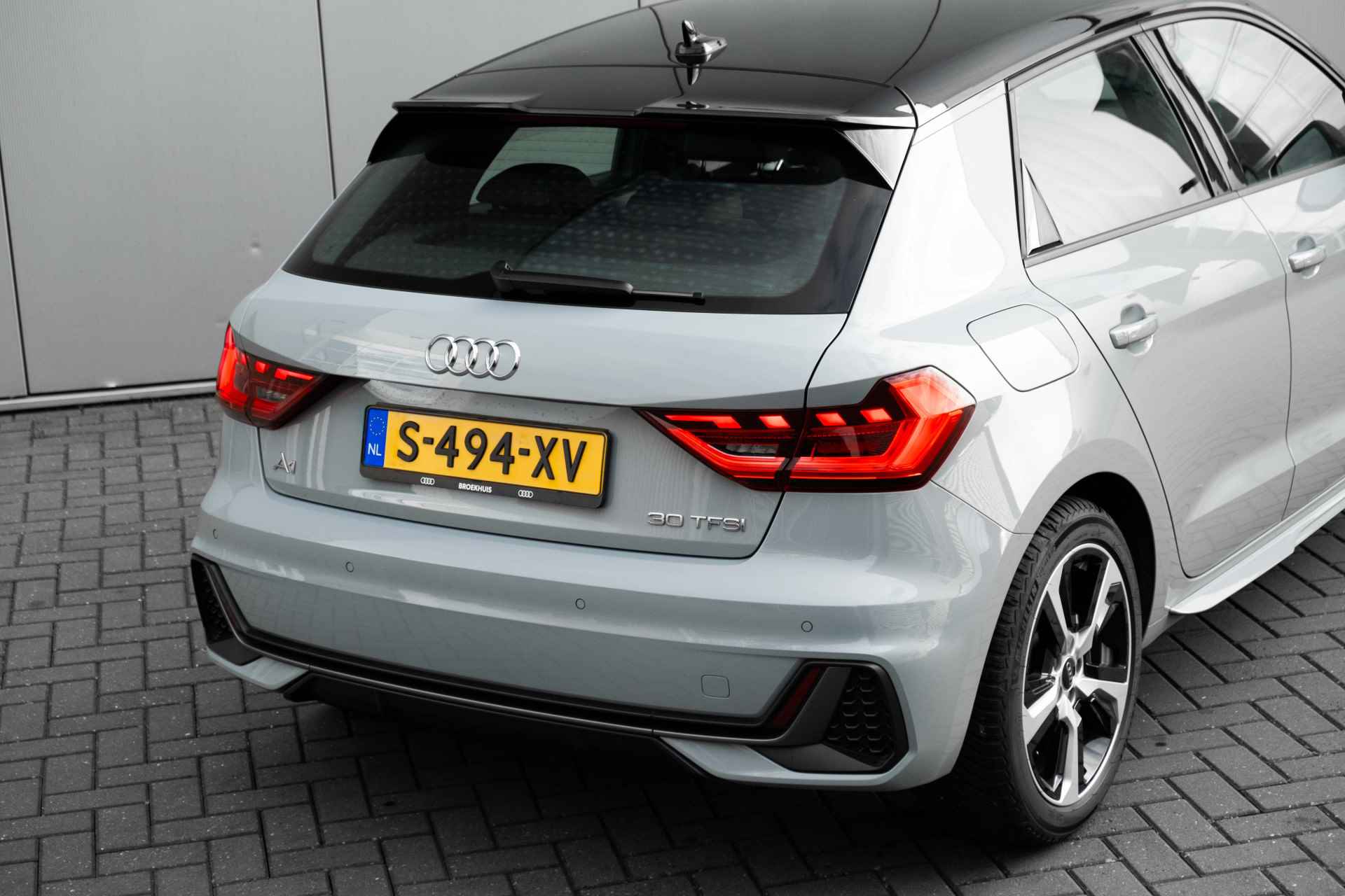 Audi A1 Sportback 30 TFSI S-tronic 7 S edition | Multifunctioneel lederen stuur | Apple Carplay / Android Auto | Climatronic | 17'' LM B - 19/48