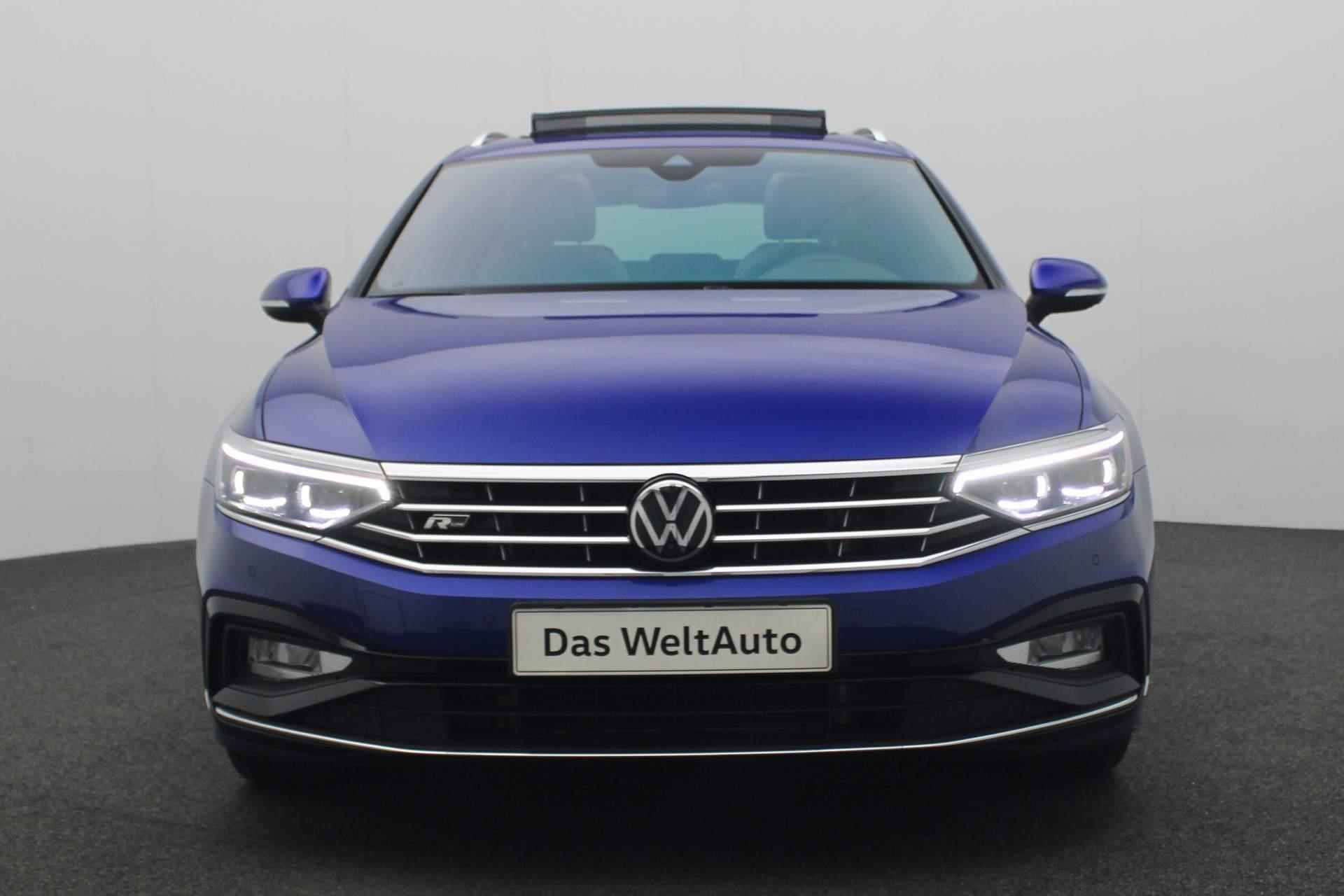 Volkswagen Passat Variant 1.5 TSI 150PK DSG Elegance Business R / R-Line | Pano | IQ Light | Leer | 360 camera | Navi | ACC | 18 inch - 17/45