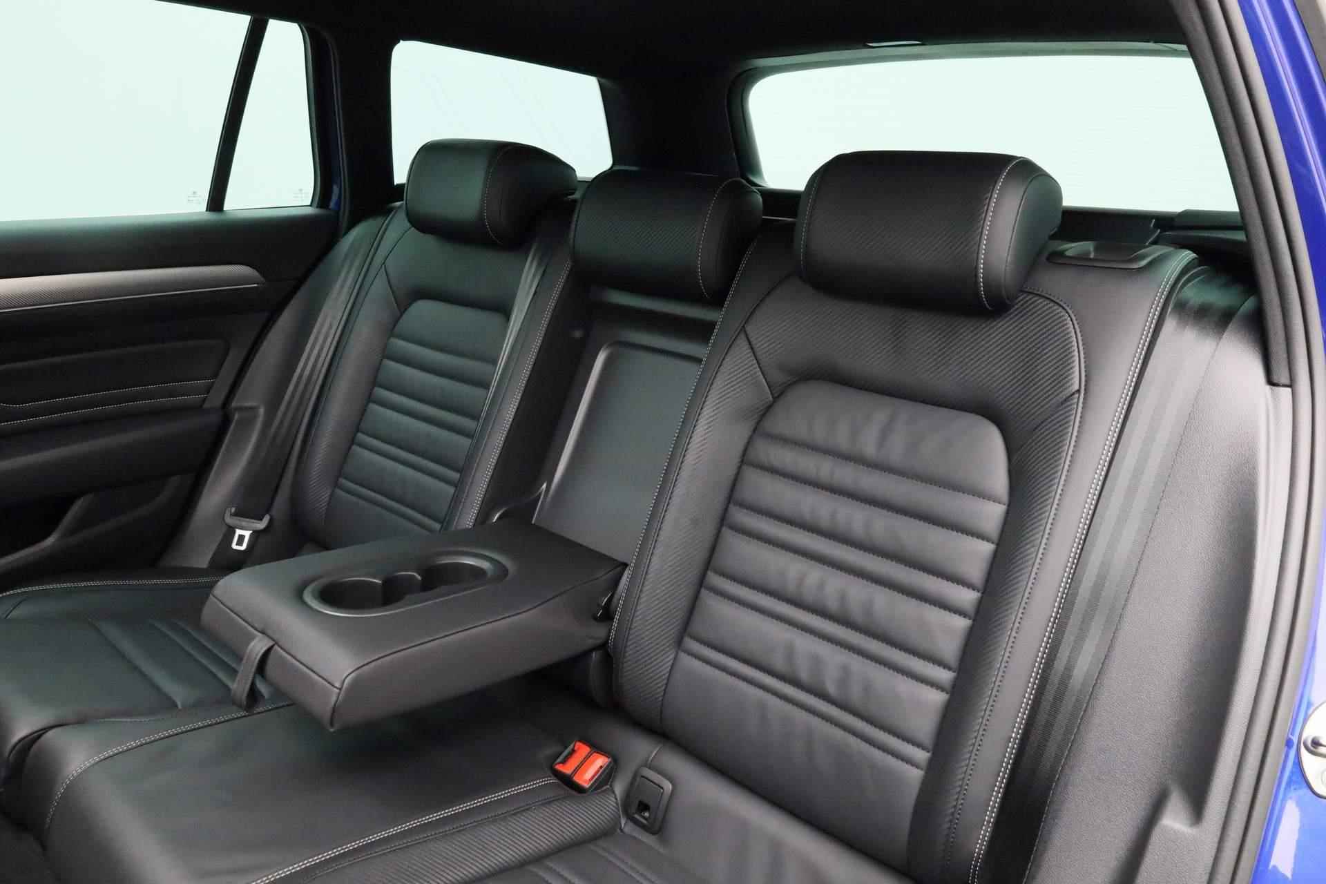 Volkswagen Passat Variant 1.5 TSI 150PK DSG Elegance Business R / R-Line | Pano | IQ Light | Leer | 360 camera | Navi | ACC | 18 inch - 44/45
