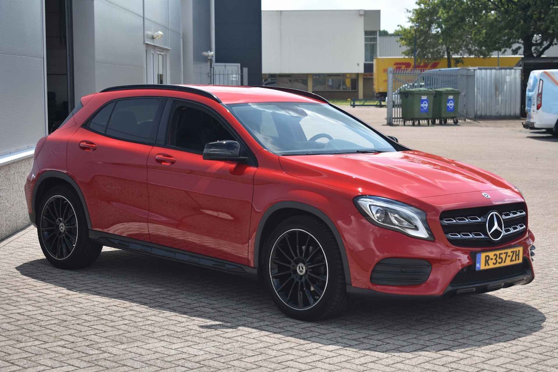 Mercedes-benz GLA-klasse 200 Premium Plus AUTOMAAT AMG-STYLING - 2/16