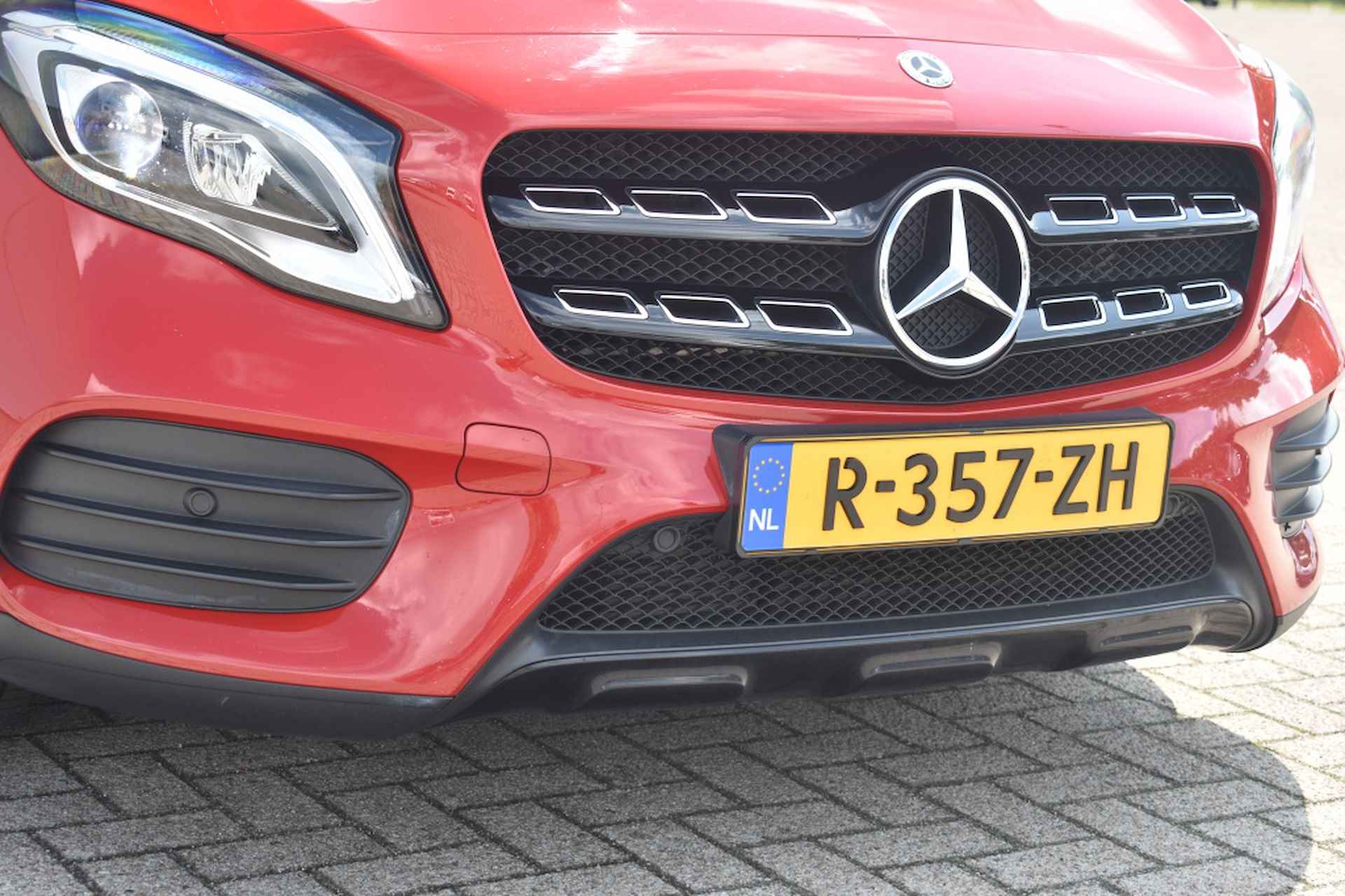 Mercedes-benz GLA-klasse 200 Premium Plus AUTOMAAT AMG-STYLING - 3/16