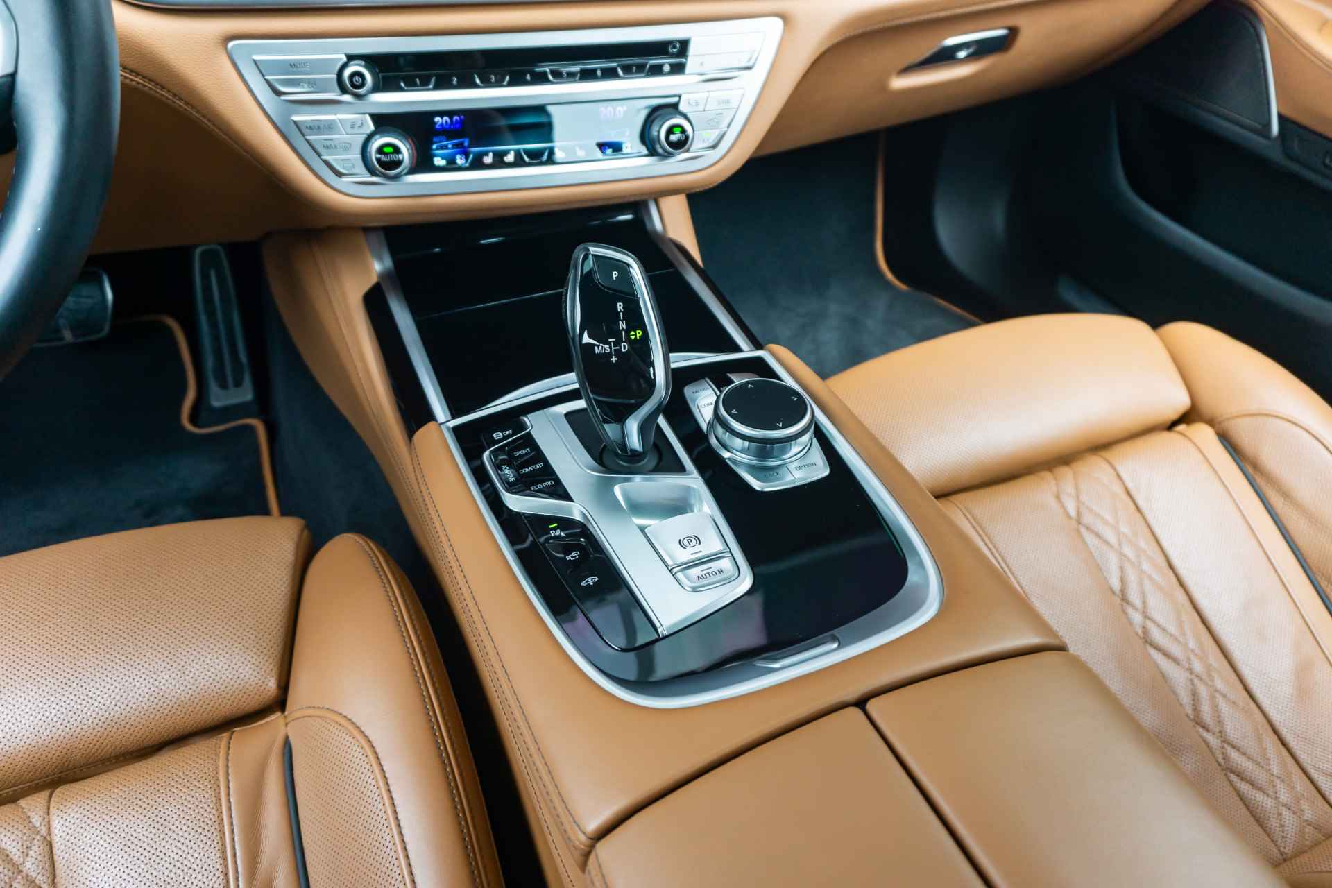 BMW 7 Serie Sedan 750i xDrive High Executive M Sportpakket 21 inch Individual velgen / BMW Head-Up Display / Elektrisch glazen schuif-/kanteldak / Stoelventilatie, voorstoelen - 11/64