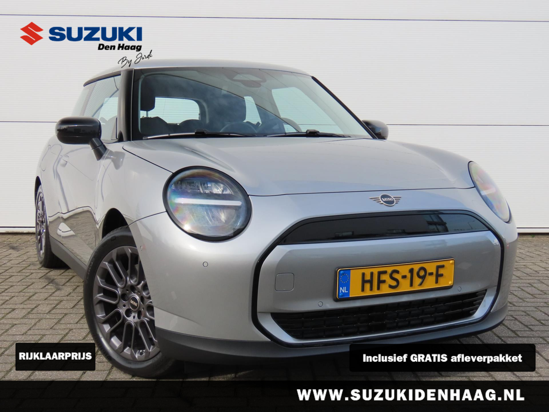 Mini Mini Cooper E Essential XS 40.7 kWh Direct leverbaar !! Uniek !! Nieuw!!