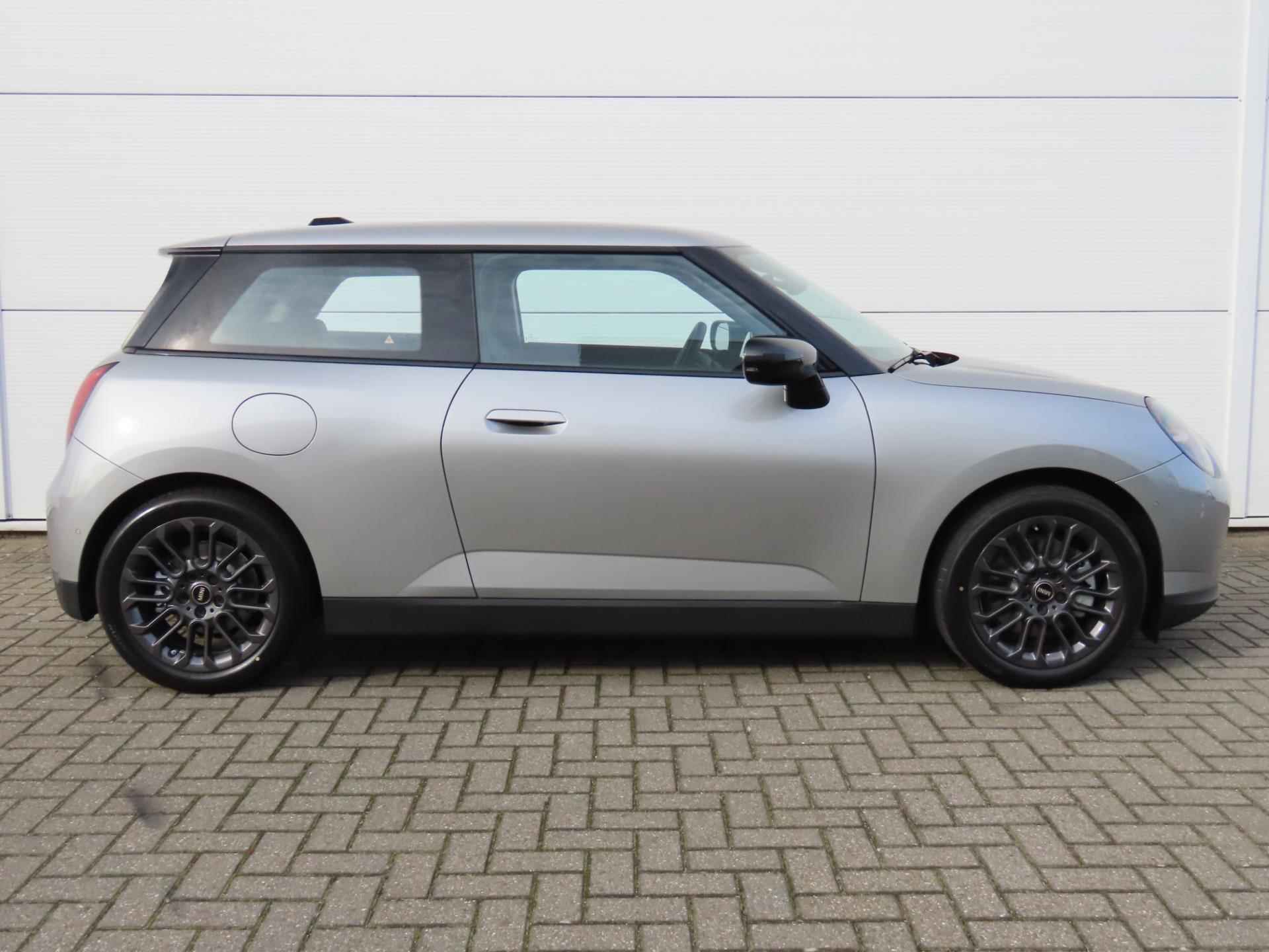 Mini Mini Cooper E Essential XS 40.7 kWh Direct leverbaar !! Uniek !! Nieuw!! - 7/58