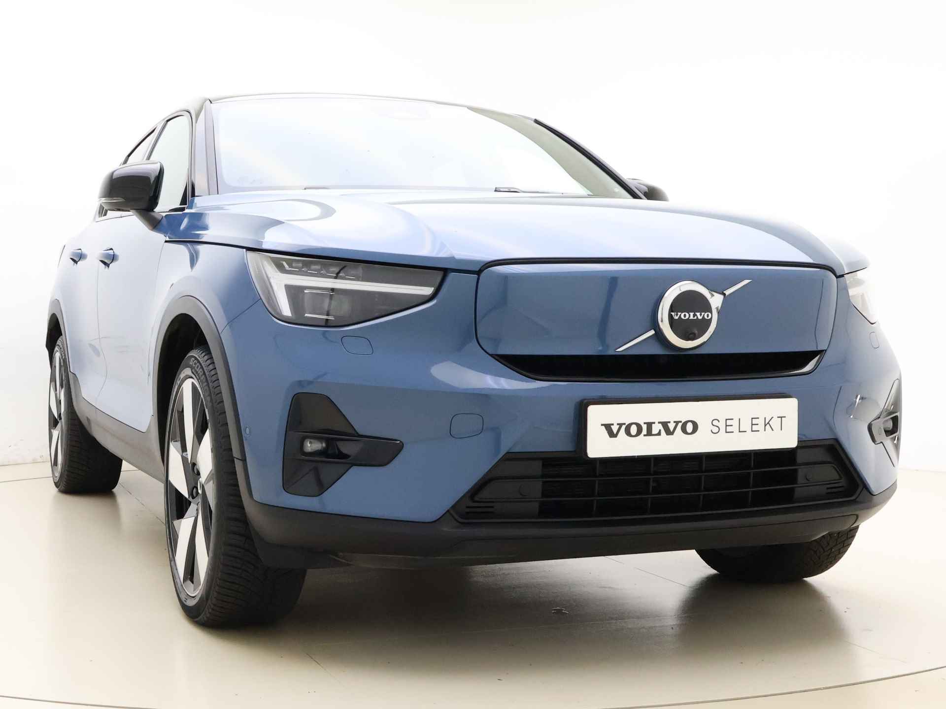 Volvo C40 Recharge Twin Intro Edition 78 kWh | Key Less | 20 inch LM | Park assist Camera | Pano Dak | Draadloos opladen - 20/42