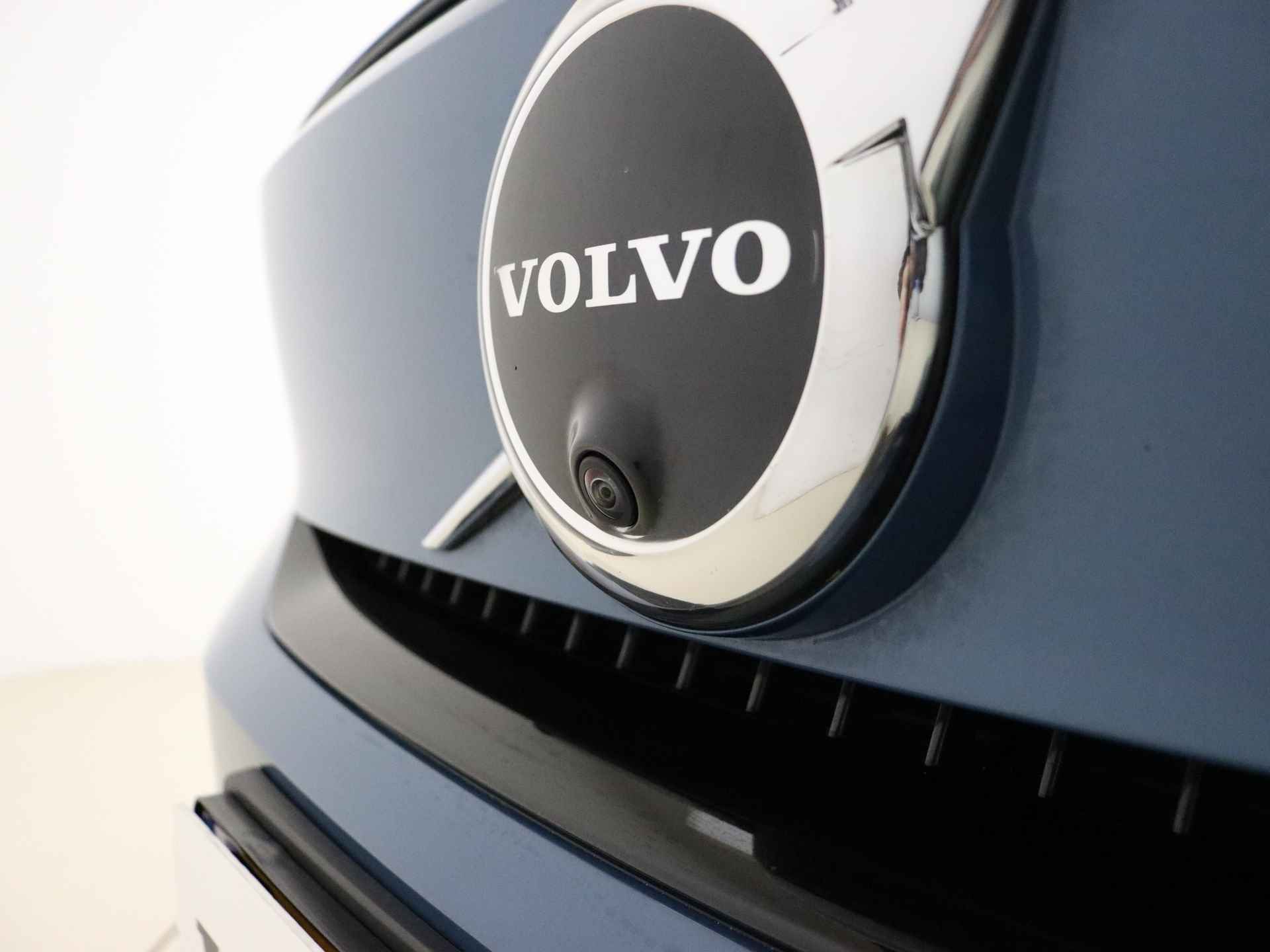 Volvo C40 Recharge Twin Intro Edition 78 kWh | Key Less | 20 inch LM | Park assist Camera | Pano Dak | Draadloos opladen - 23/42