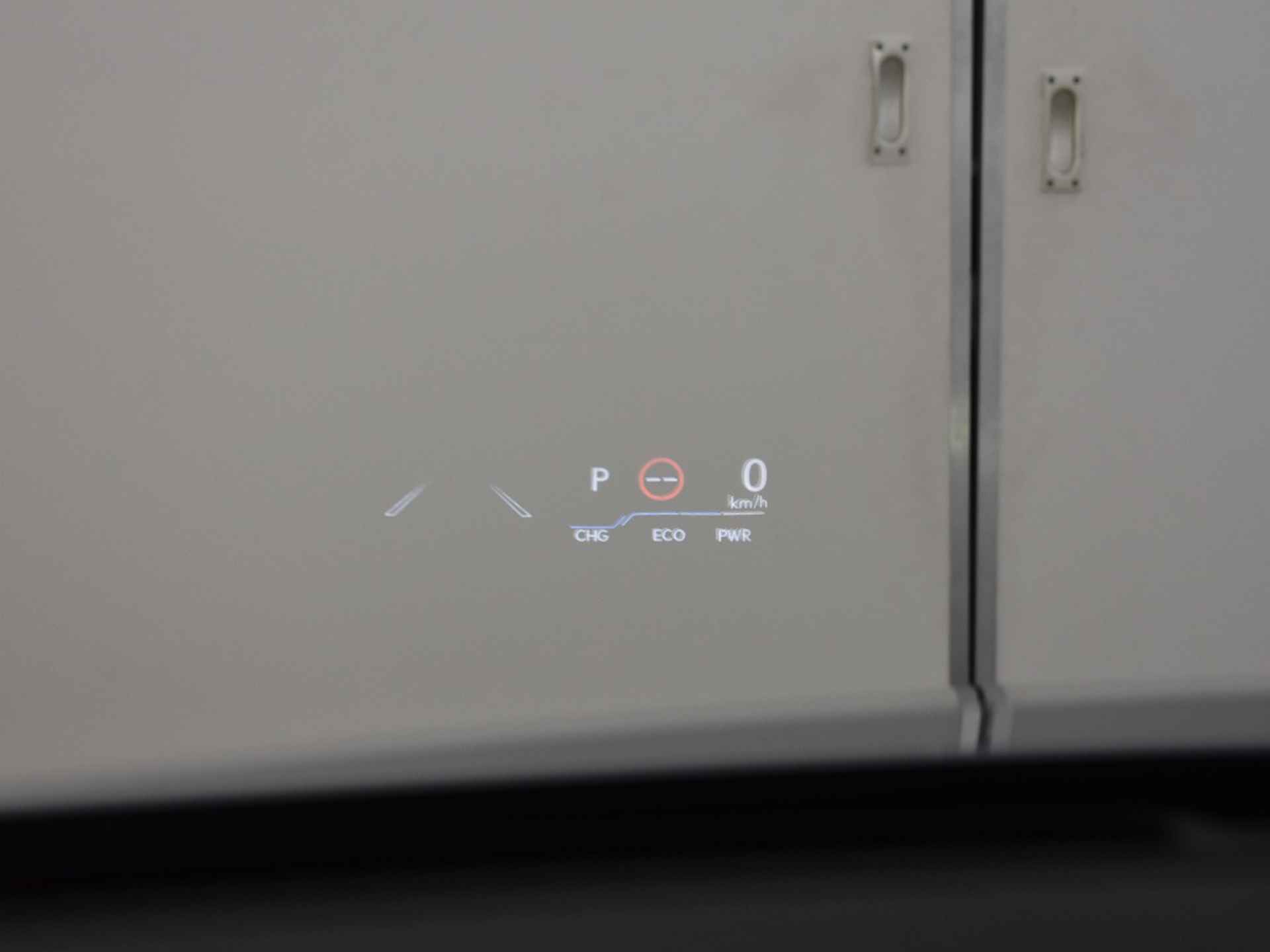 Lexus UX 250h Executive Line | Open dak | NETTODEAL - 35/37