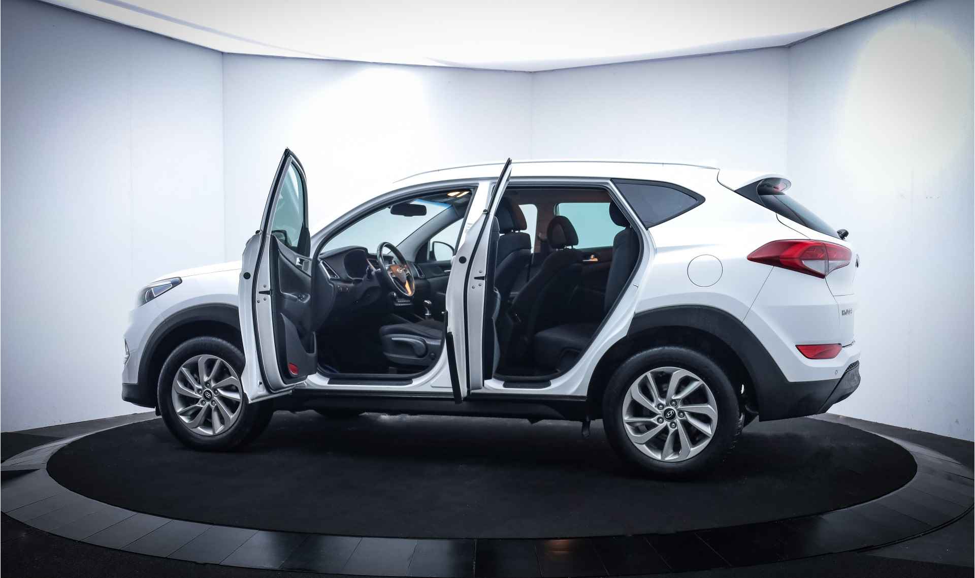 Hyundai Tucson 1.6GDI i-Drive NAVI/CAMERA/STOELVERW./CLIMA/CRUISE/PDC/BLUETOOTH/LMV - 9/23