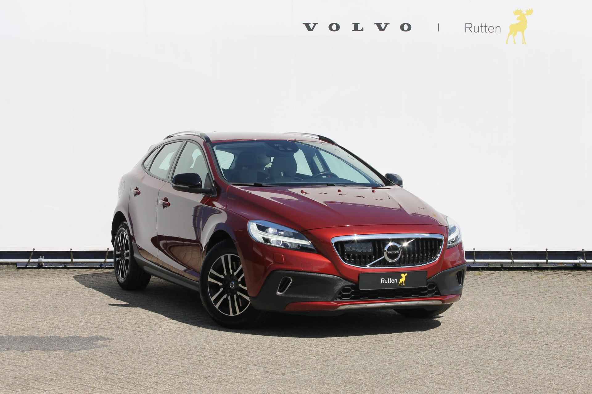 Volvo V40 Cross Country T3 Nordic+ Standkachel / Adaptieve Cruise Control / Trekhaak / Climate Control / Blis / Distance Control / Navigatie / Parkeersensoren achter - 3/27