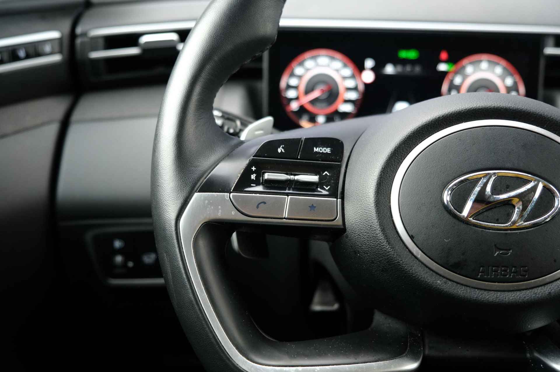 Hyundai Tucson 1.6 T-GDI PHEV Premium Sky 4WD | Automaat | Navi | Stoelverwarming/Ventilatie | Leer | Elec. Achterklep - 13/32