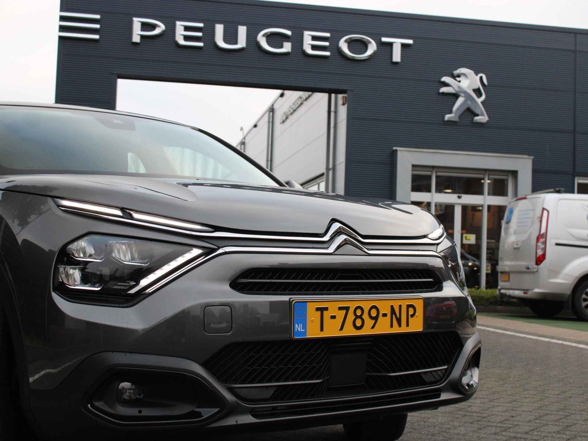 Citroën Ë-C4 Feel Pack 50 kWh 136PK Automaat Navigatie, Achteruitrijcamera, Stuur, Stoel en Voorruitverwarming, Parkeersensoren Achter - 4/36