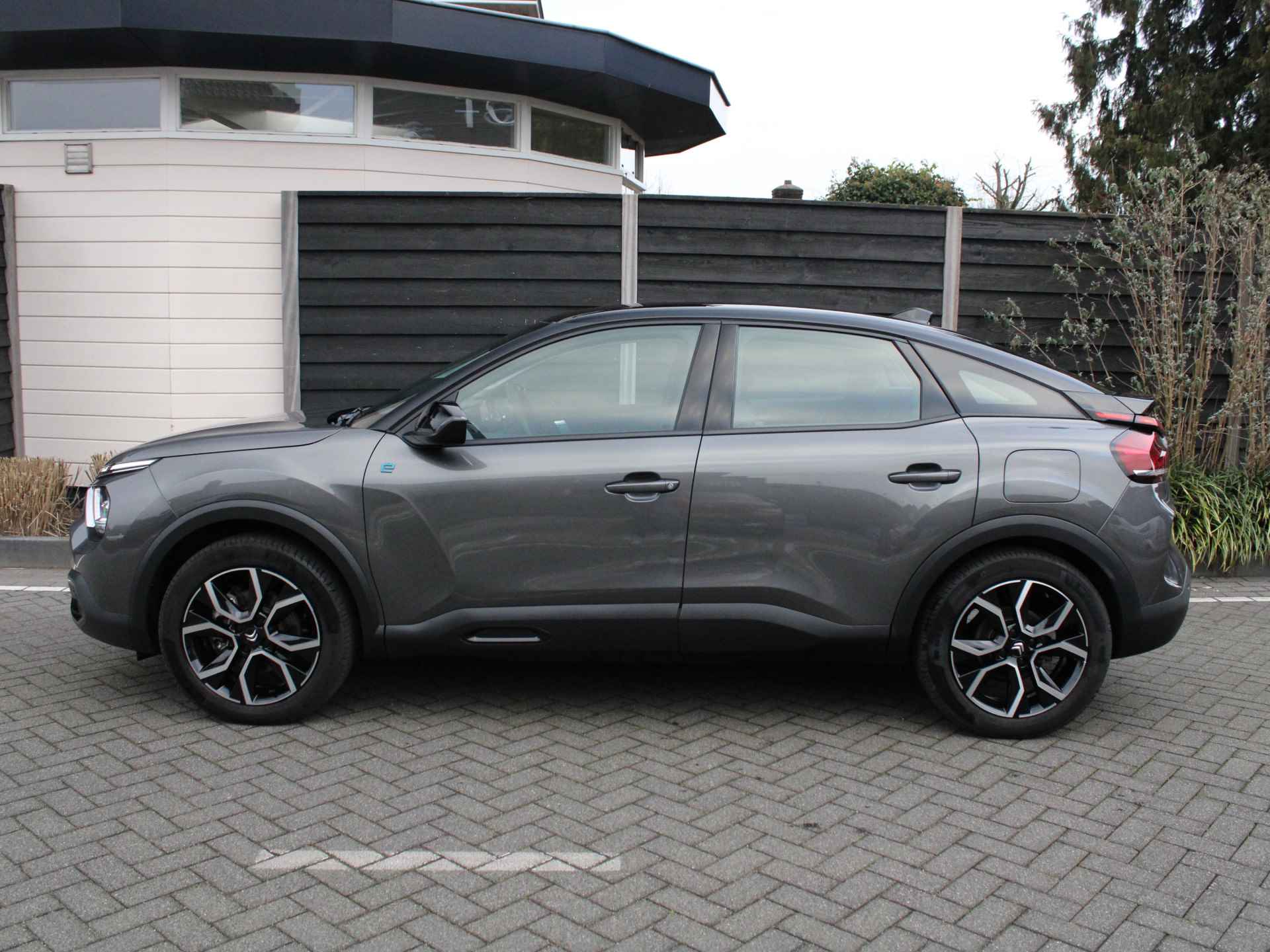 Citroën Ë-C4 Feel Pack 50 kWh 136PK Automaat Navigatie, Achteruitrijcamera, Stuur, Stoel en Voorruitverwarming, Parkeersensoren Achter - 7/36