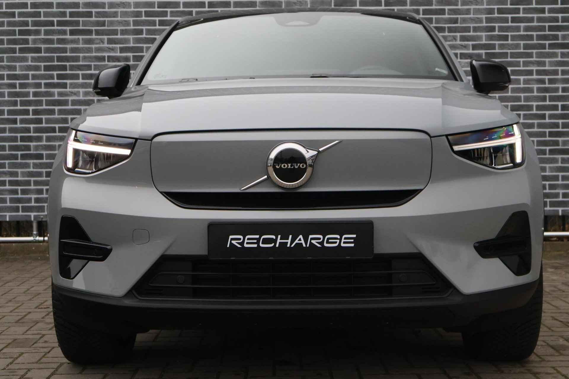 Volvo C40 Single Motor Extended Range Plus 82 kWh | Extra getint glas | Adaptieve cruise control | Stoelverwarming | Dodehoek detectie | achteruitrijcamera | - 3/28