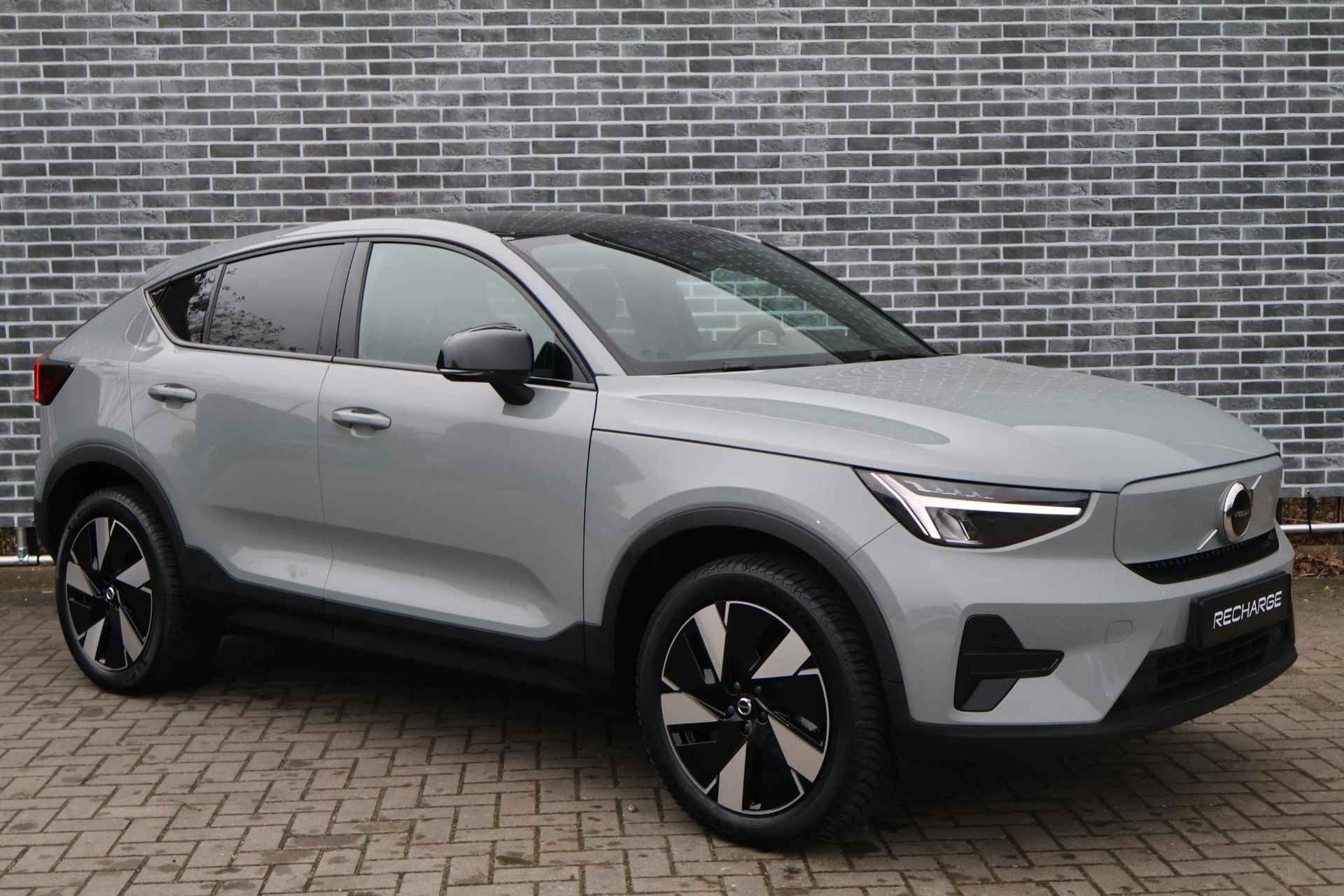 Volvo C40 Single Motor Extended Range Plus 82 kWh | Extra getint glas | Adaptieve cruise control | Stoelverwarming | Dodehoek detectie | achteruitrijcamera | - 4/28