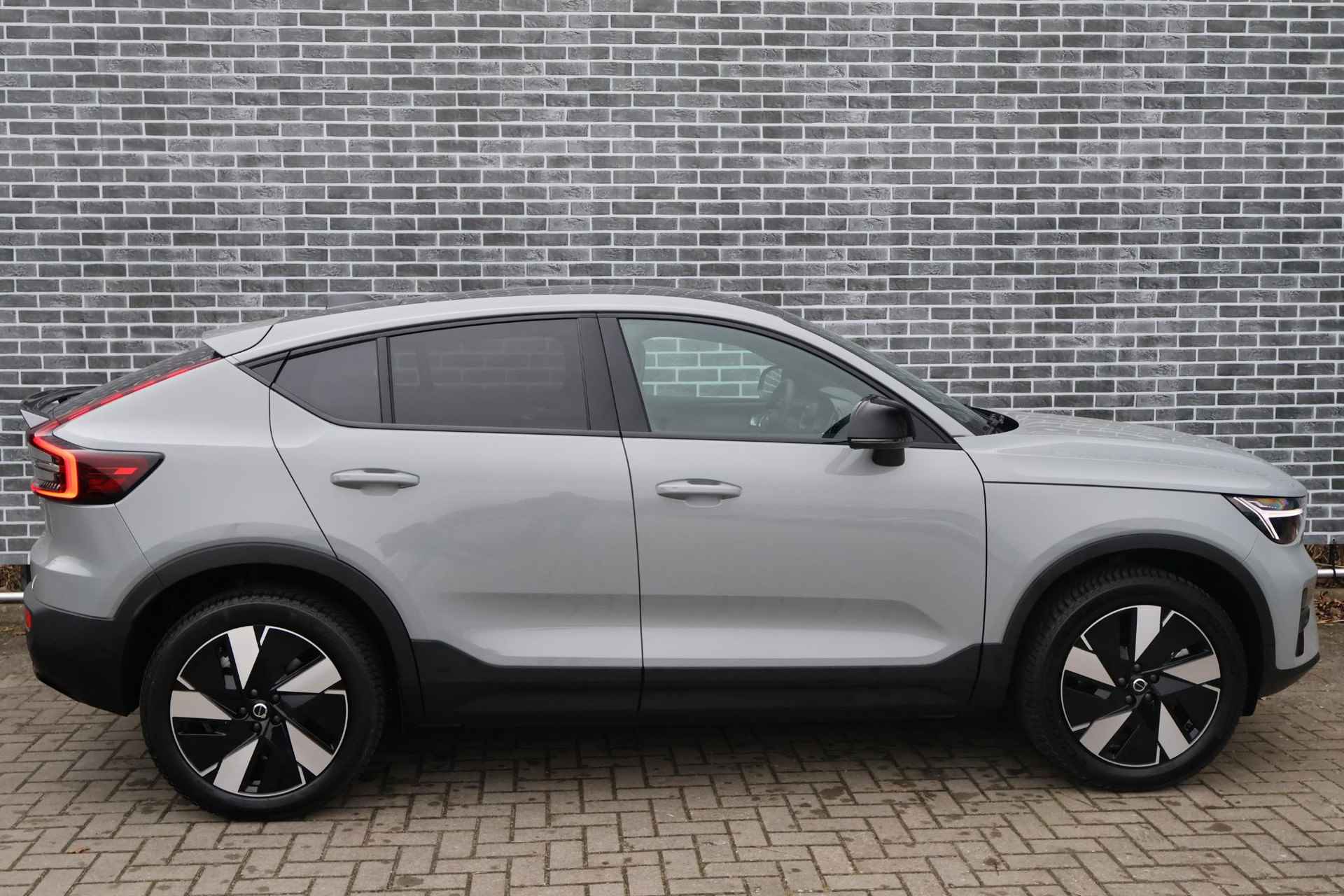 Volvo C40 Single Motor Extended Range Plus 82 kWh | Extra getint glas | Adaptieve cruise control | Stoelverwarming | Dodehoek detectie | achteruitrijcamera | - 5/28