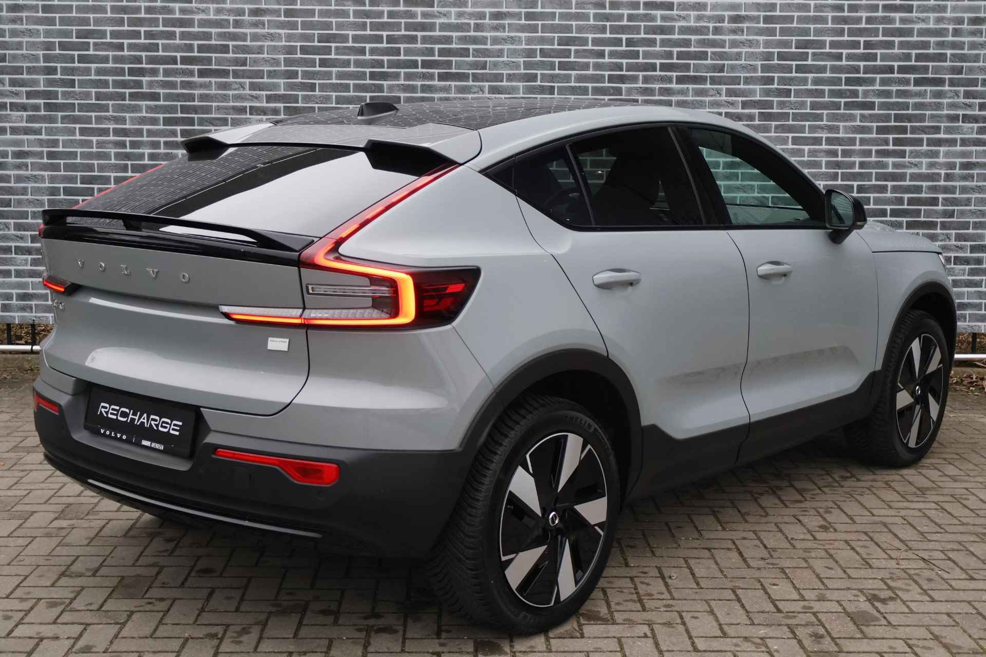 Volvo C40 Single Motor Extended Range Plus 82 kWh | Extra getint glas | Adaptieve cruise control | Stoelverwarming | Dodehoek detectie | achteruitrijcamera | - 6/28