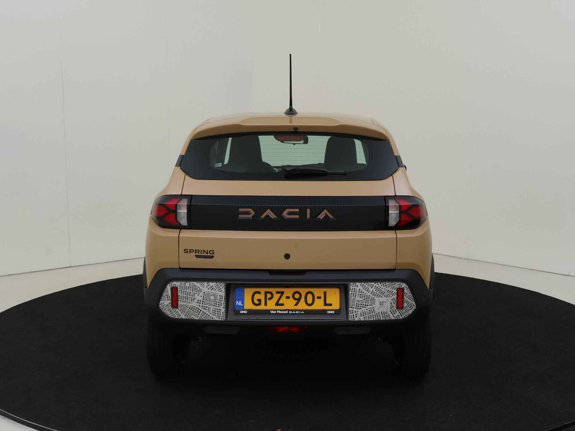 Dacia Spring Extreme 65 26.8 kWh - 8/22