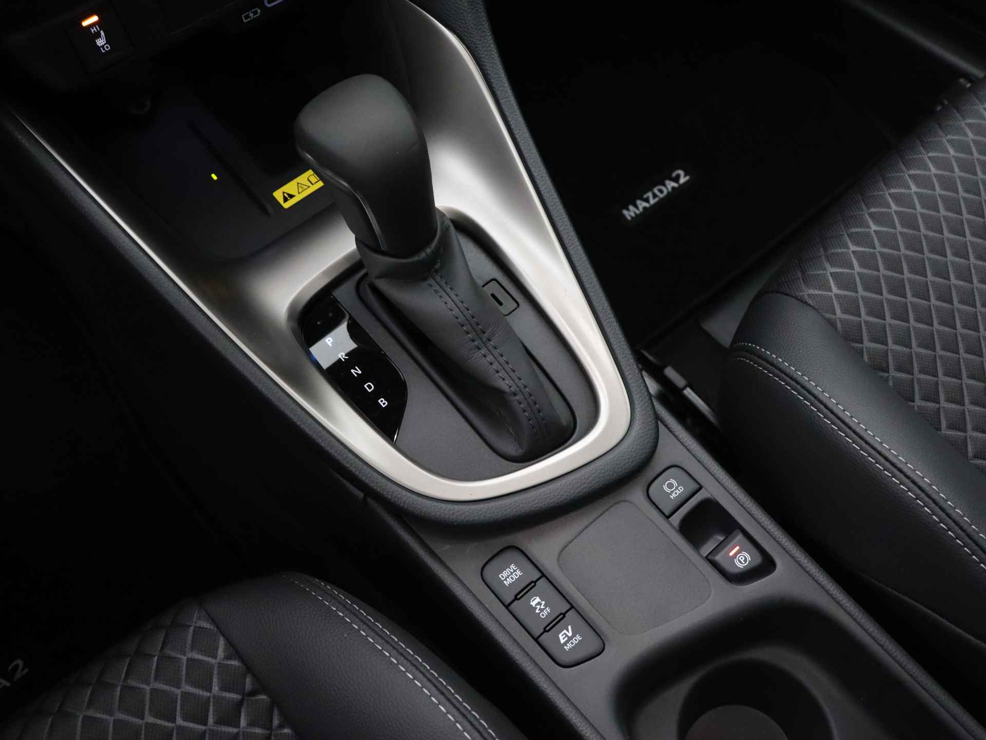Mazda 2 Hybrid 1.5 Homura Plus | Panoramadak | Camera | Navigatie | Stoelverwarming | Parkeersensoren Voor + Achter | - 11/41