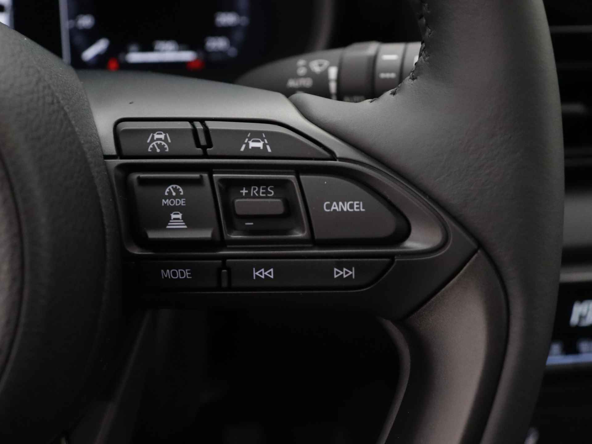 Mazda 2 Hybrid 1.5 Homura Plus | Panoramadak | Camera | Navigatie | Stoelverwarming | Parkeersensoren Voor + Achter | - 23/41