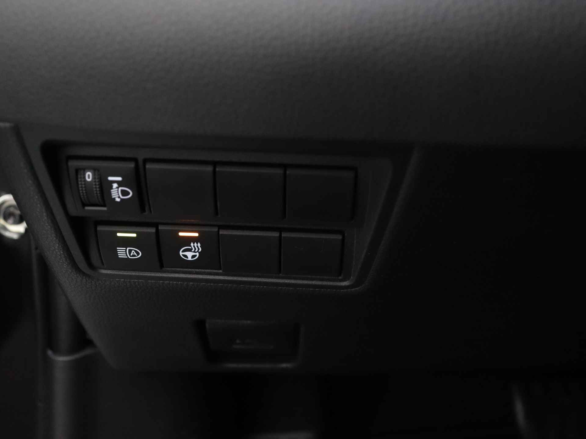 Mazda 2 Hybrid 1.5 Homura Plus | Panoramadak | Camera | Navigatie | Stoelverwarming | Parkeersensoren Voor + Achter | - 30/41