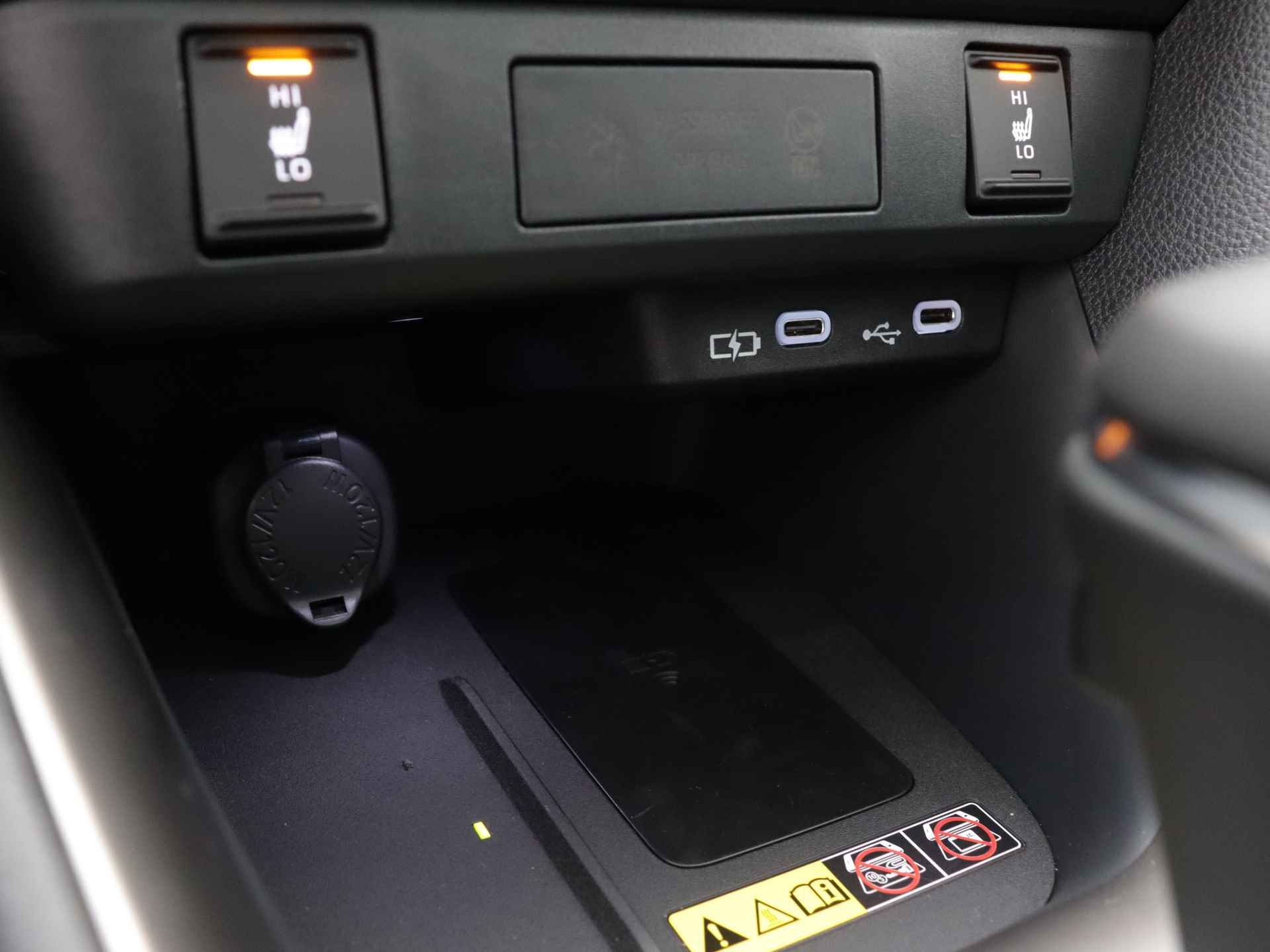 Mazda 2 Hybrid 1.5 Homura Plus | Panoramadak | Camera | Navigatie | Stoelverwarming | Parkeersensoren Voor + Achter | - 32/41