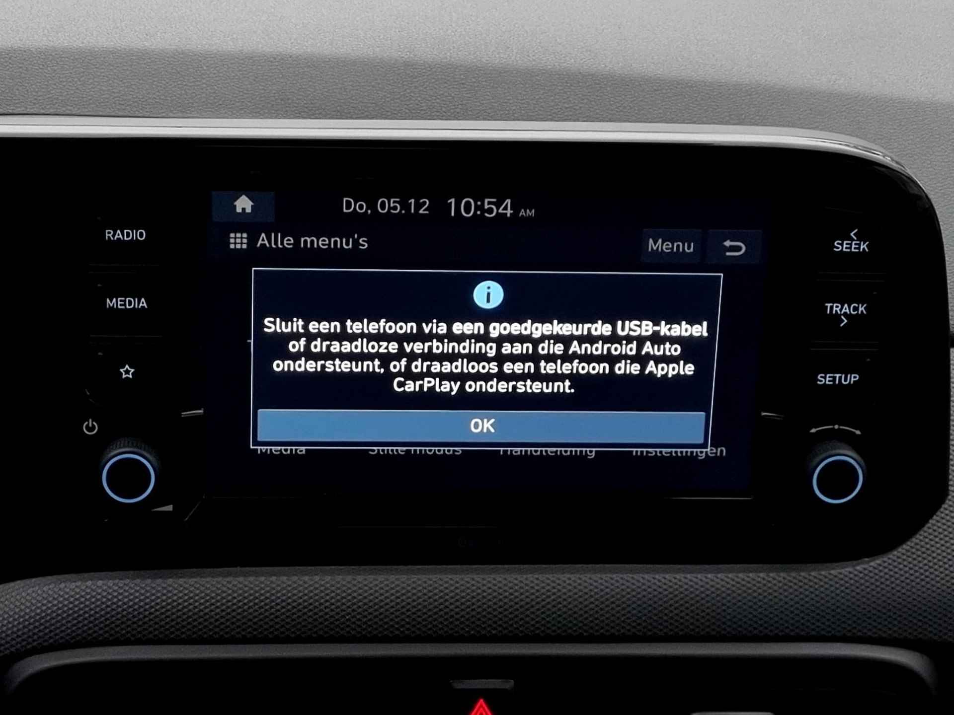 Hyundai i10 1.0 Comfort Automaat / Navigatie via Android Auto/Apple Carplay / Airco / DAB / Cruise Control - 13/40