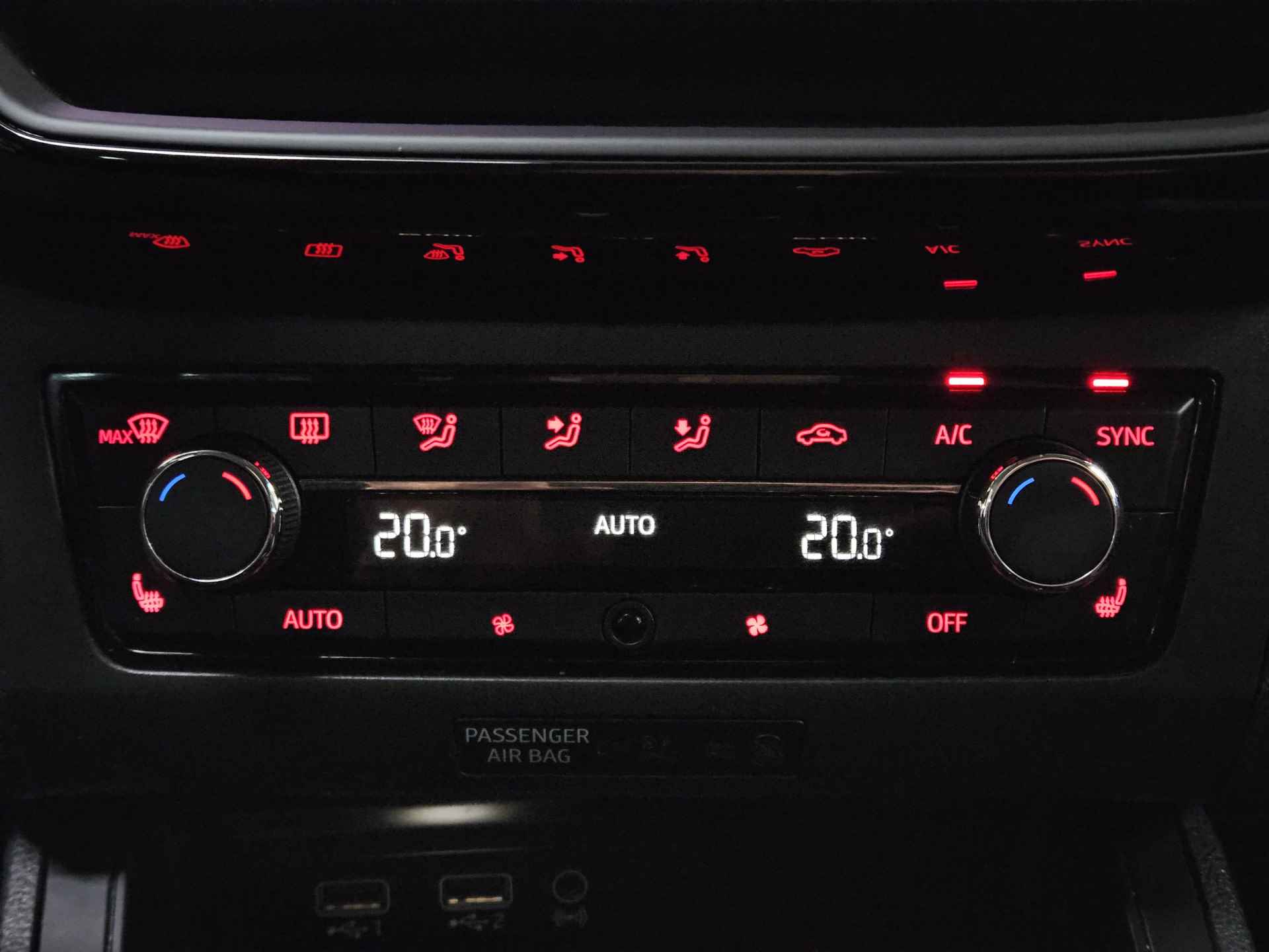 SEAT Ibiza 1.0 TSI FR Business Intense / 18'' LMV / FULL LED / STOELVERW. / - 31/32