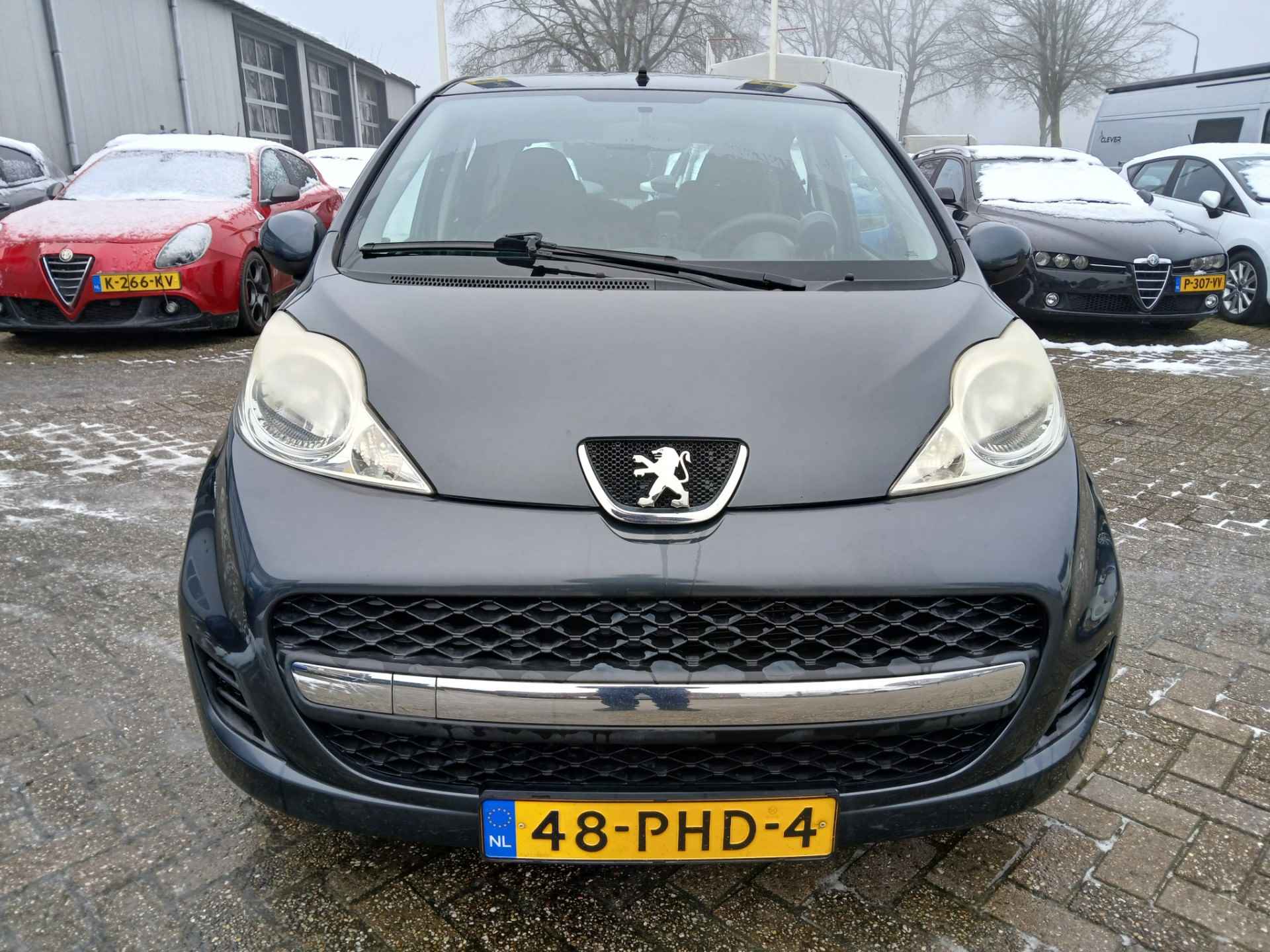 Peugeot 107 1.0-12V Millesim 200 - 5 Deurs - Airco - 2/13