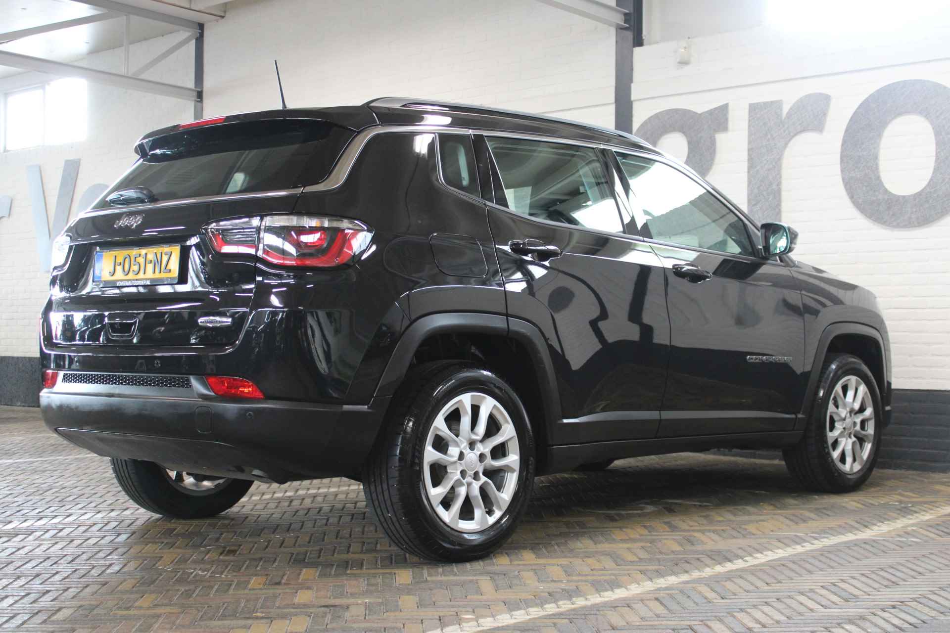 Jeep Compass 1.3T Longitude | Incl. 12 maanden garantie | 1ste eigenaar! | Dealer onderhouden | Cruise control | Climate control | Bluetooth | DAB radio | Lane assist | - 4/48