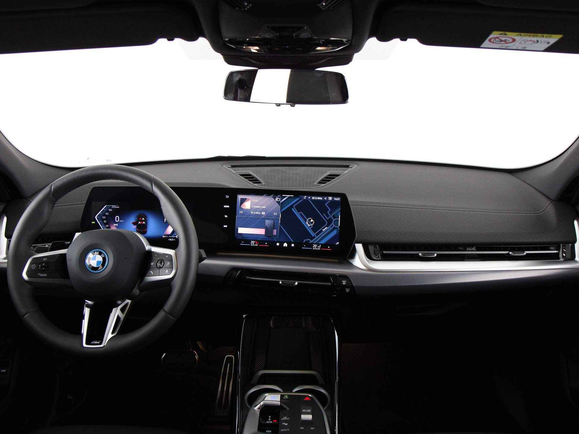 BMW iX2 xDrive30 M-Sport 65kWh - 13/26