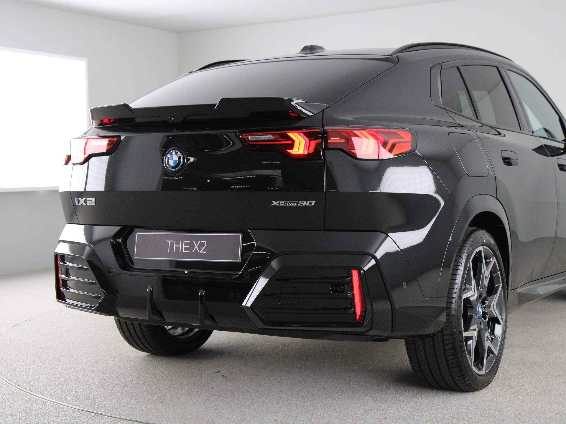 BMW iX2 xDrive30 M-Sport 65kWh - 20/26