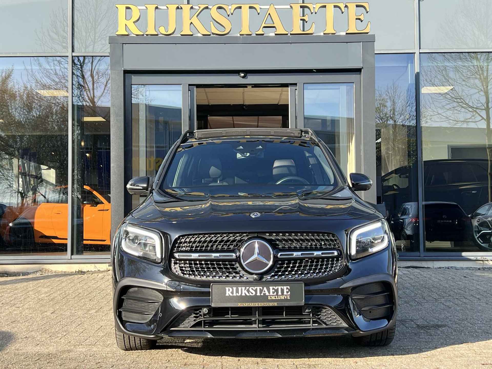 Mercedes GLB-klasse 200d AMG|PANO|360°|BURMESTER|MASSAGE|19' - 2/41