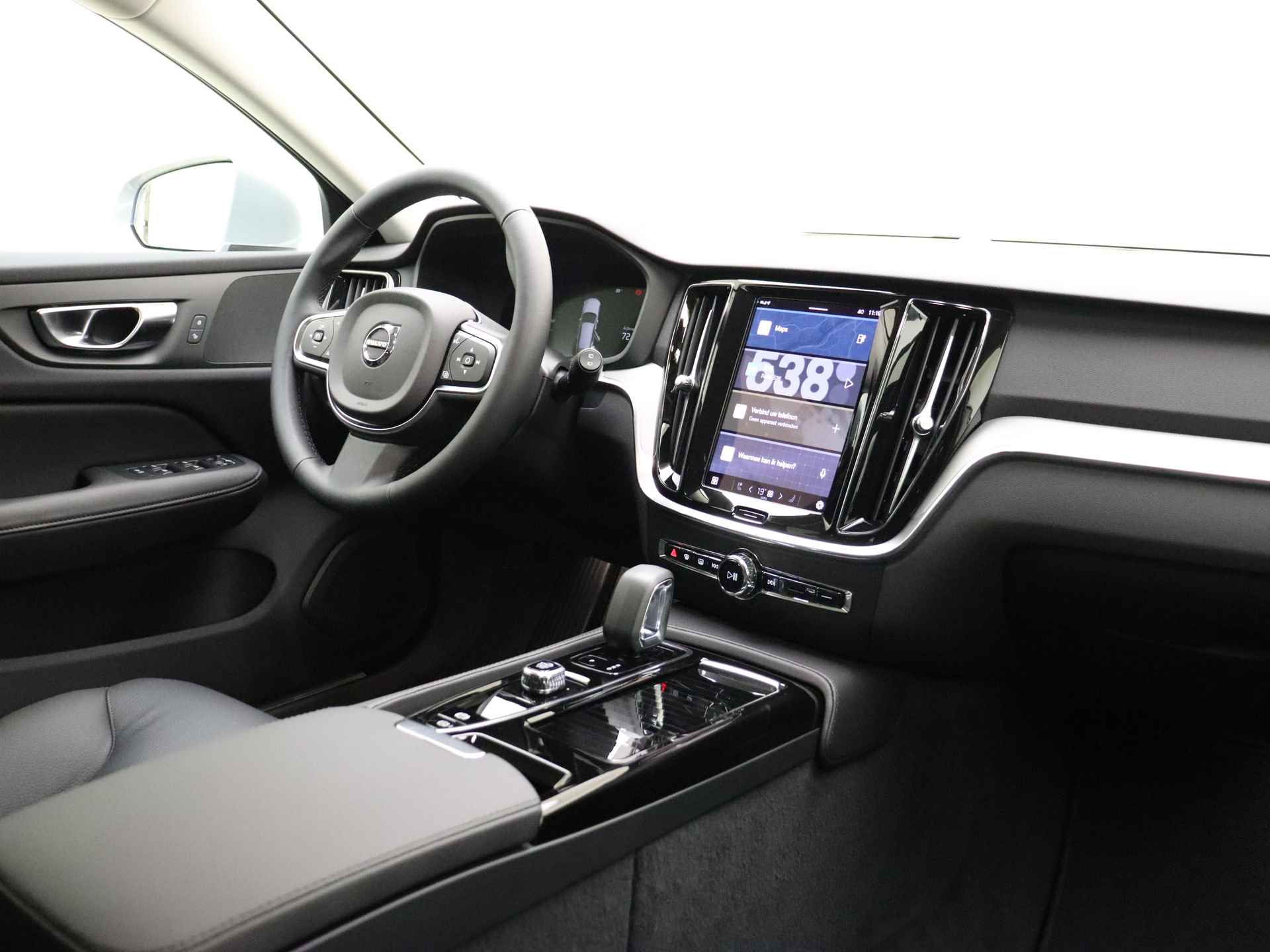 Volvo V60 T6 350pk AWD Essential Edition / NIEUW / DIRECT LEVERBAAR / Adapt. Cruise / BLIS / Leder / 19'' / Donker glas / Stoel + Stuurw. Verwarming / - 3/37