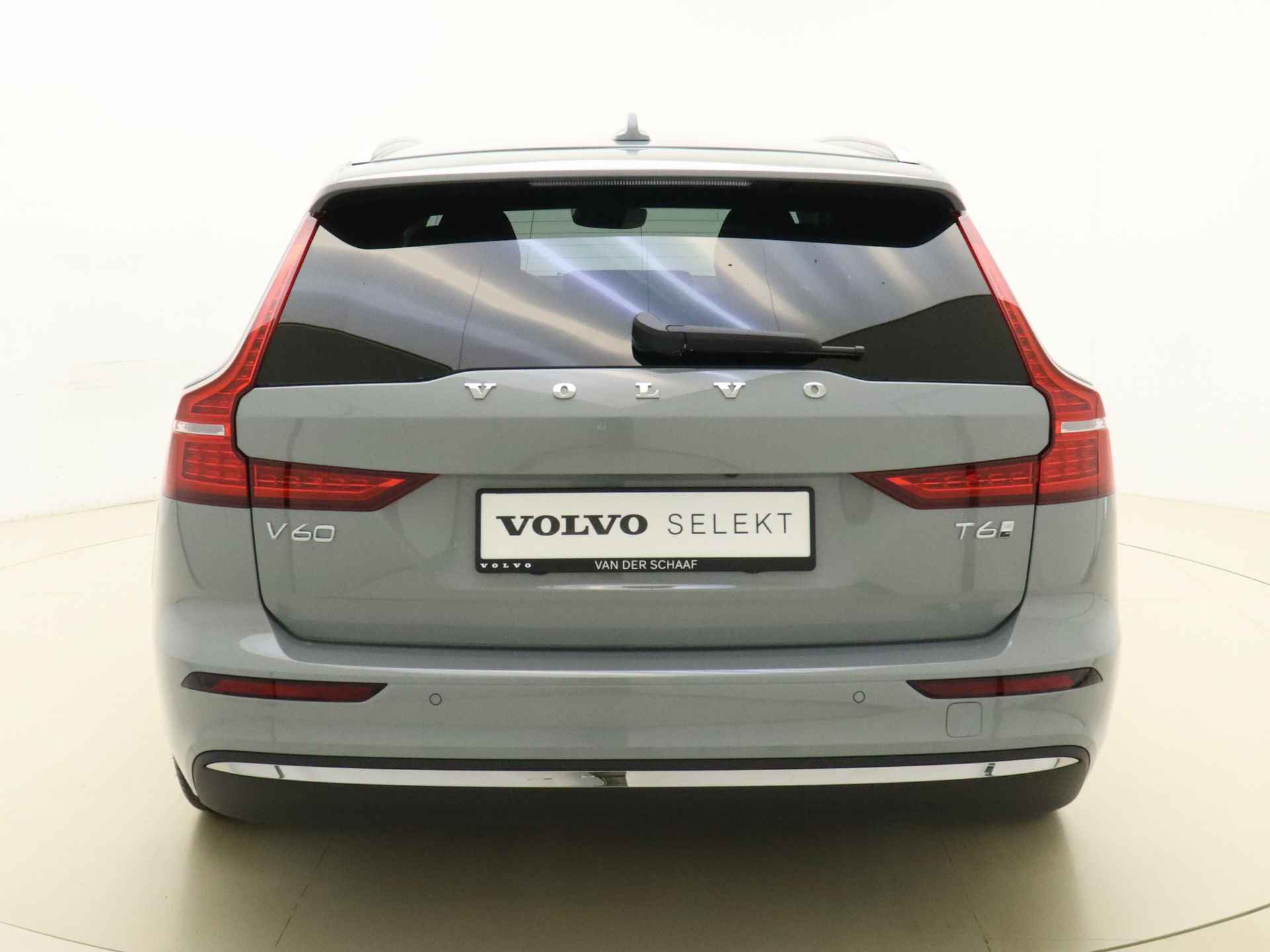 Volvo V60 T6 350pk AWD Essential Edition / NIEUW / DIRECT LEVERBAAR / Adapt. Cruise / BLIS / Leder / 19'' / Donker glas / Stoel + Stuurw. Verwarming / - 8/37