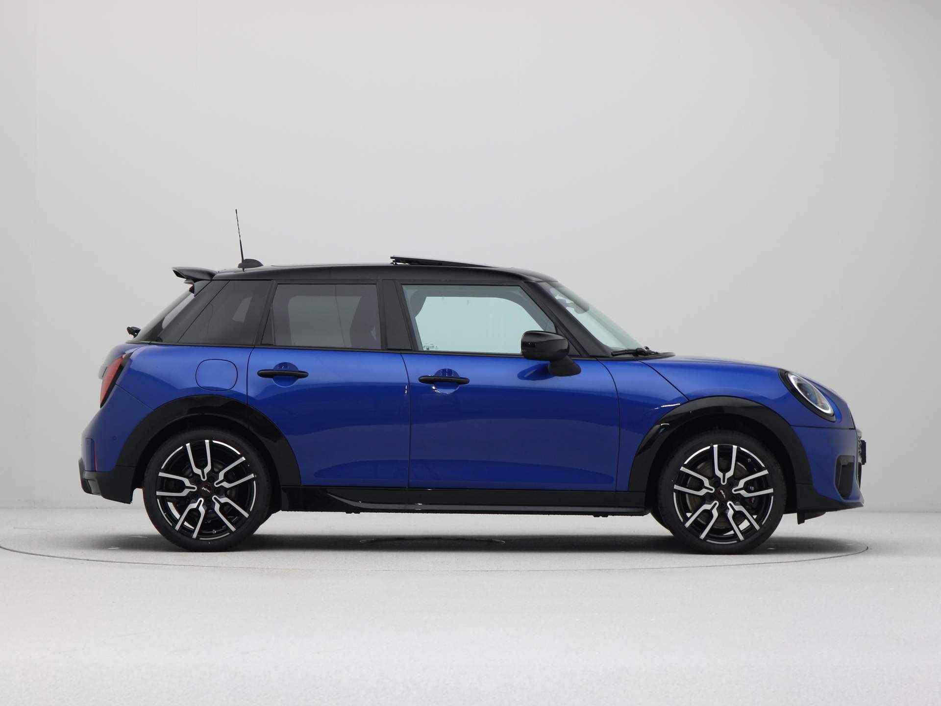 MINI Cooper 5-deurs S John Cooper Works Pakket XL PRIVATE LEASE EUR 748,- (48 mnd/10.000 km) - 9/24