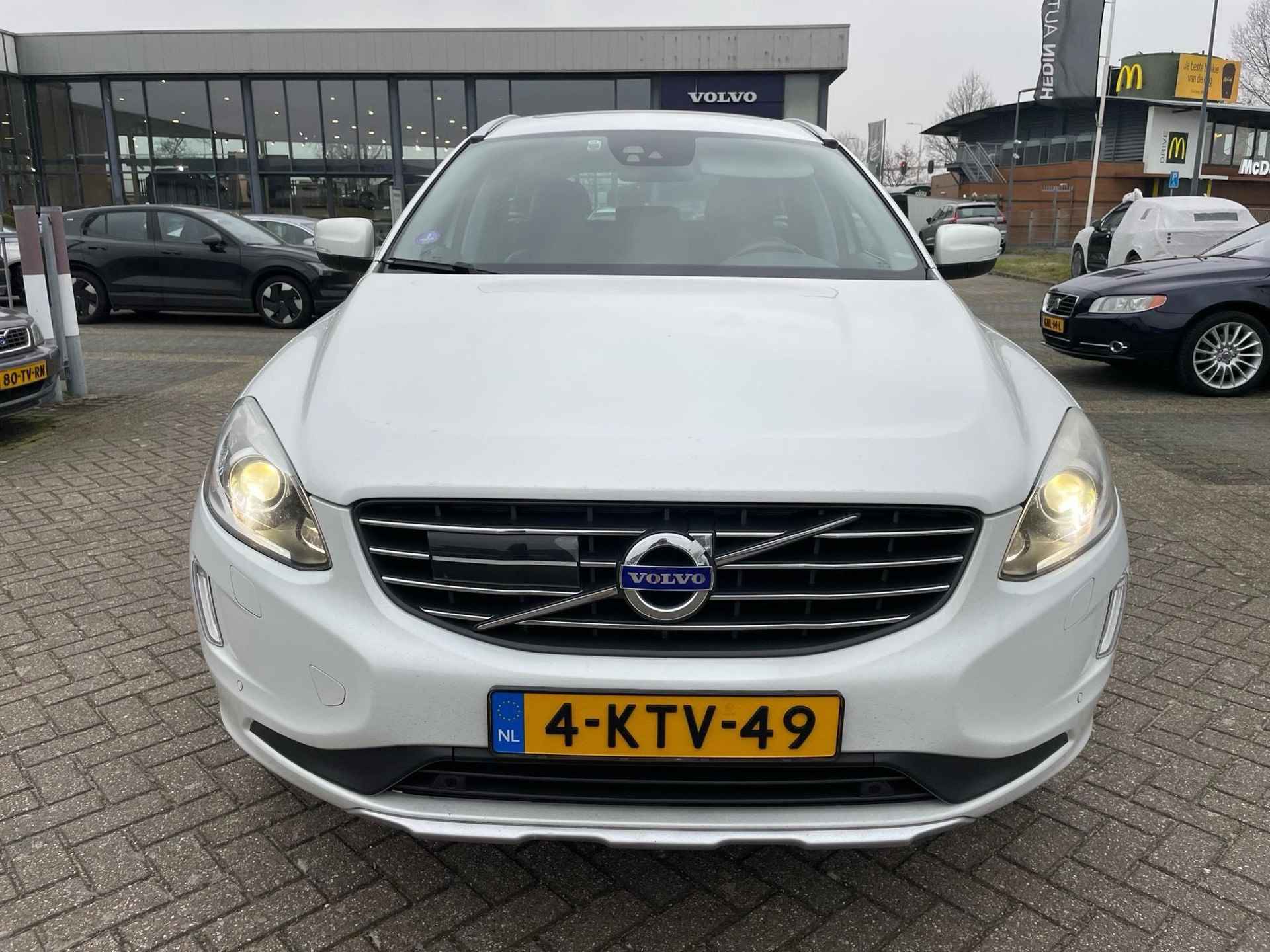 Volvo XC60 2.0 T5 FWD Summum | Automaat | 1800 Kg trekgewicht | Panoramadak elektrisch |Lederen bekleding | Elektrisch bedienbare stoelen | Stoelverwarming| Parkeercamera | Navigatie | Trekhaak - 7/12