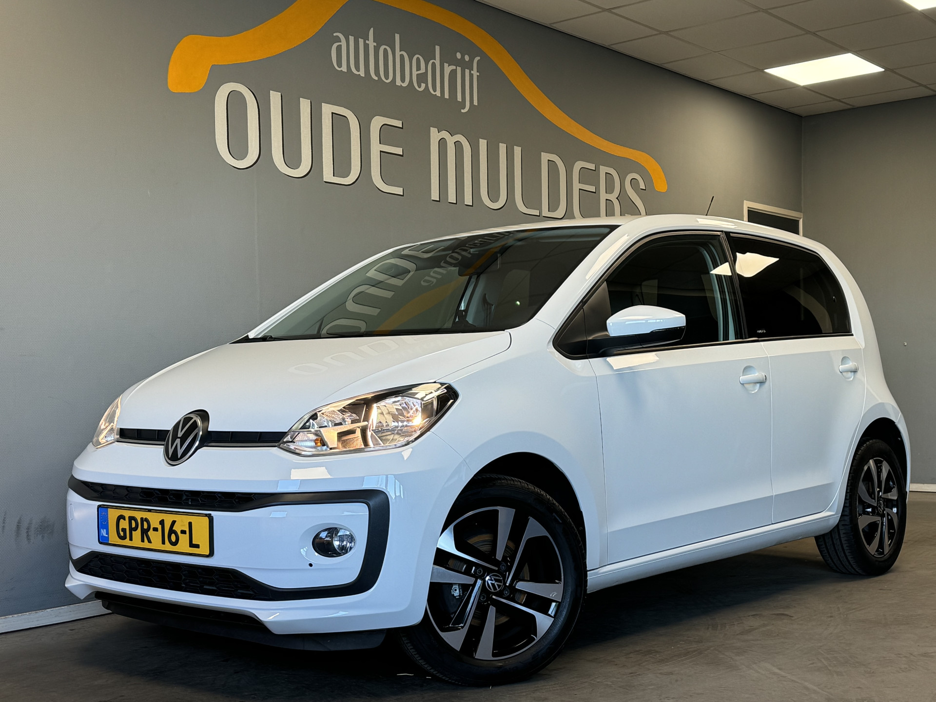 Volkswagen up! 1.0 UNITED CruiseControl/Stoelverwarming/Camera