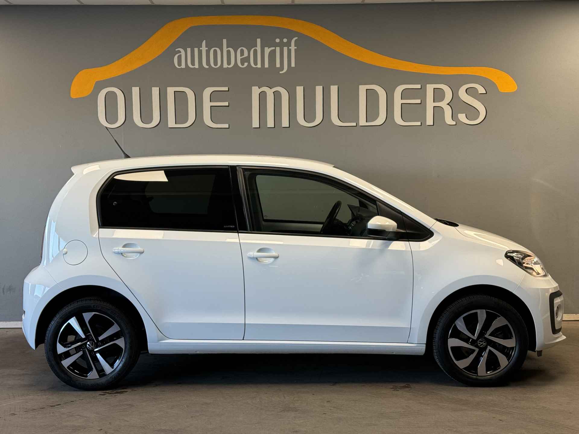 Volkswagen up! 1.0 UNITED CruiseControl/Stoelverwarming/Camera - 6/26