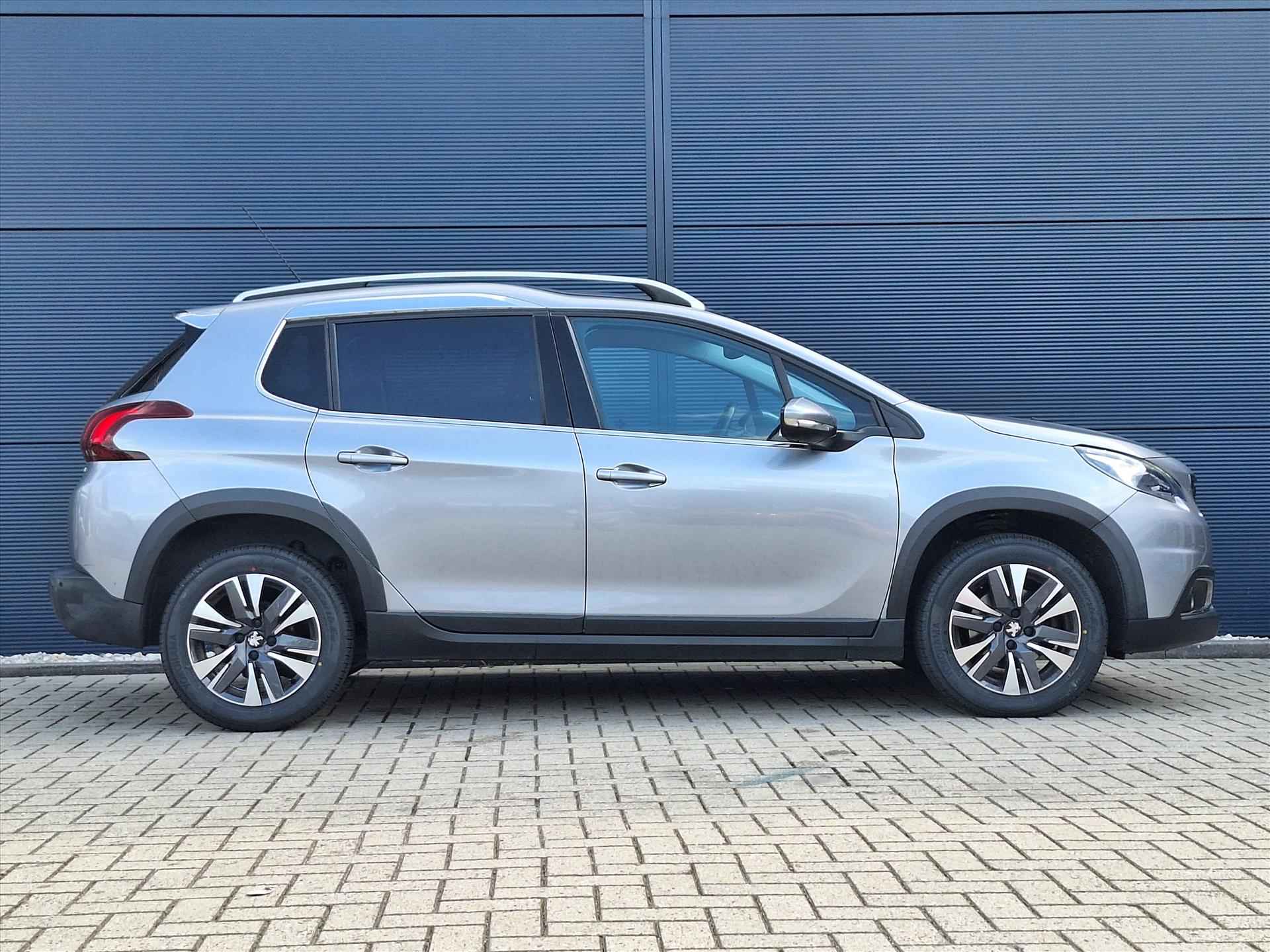 PEUGEOT 2008 1.2 PureTech 110pk Allure | Camera | Climate Control | Cruise Control | Navigatie - 8/38