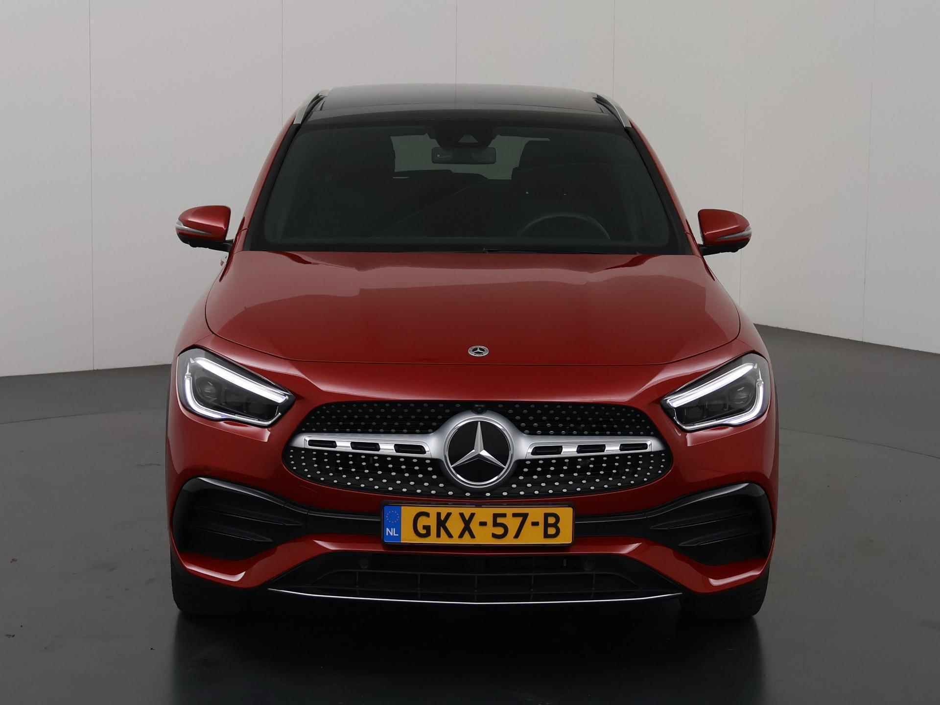 Mercedes-Benz GLA-klasse 250 e Business Solution AMG Limited | Panoramadak | Navigatie | Memory Seat | Sfeerverlichting | Widescreen | Parkeercamera 360° | Cruise Control Adaptief |  Climate Control | Stoelverwarming  | Keyless Go | Multibeam | - 4/52