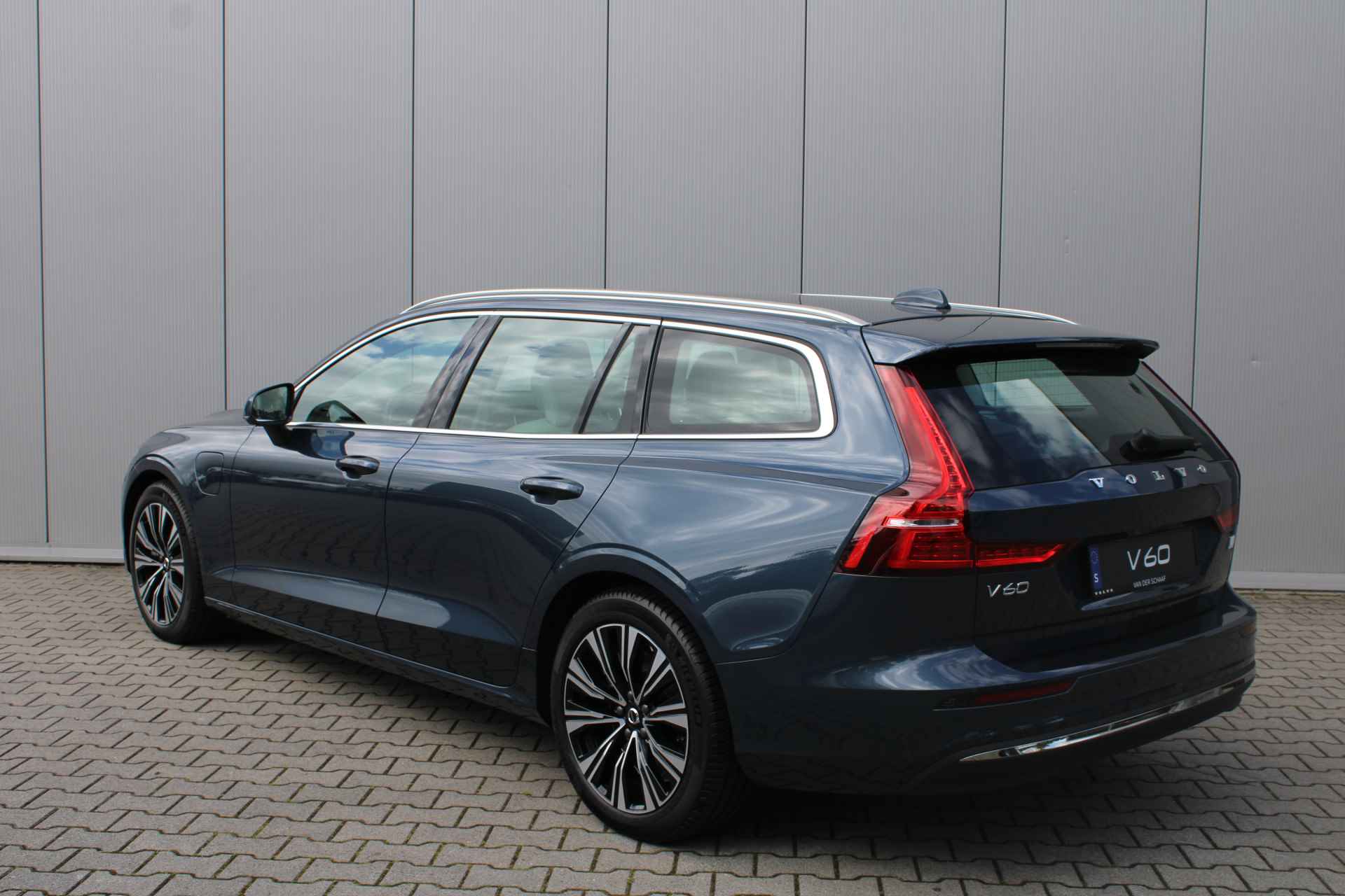 Volvo V60 2.0 T6 Recharge AWD Plus Bright | Blis | Lederen bekleding | Stuurwiel verwarming - 8/33