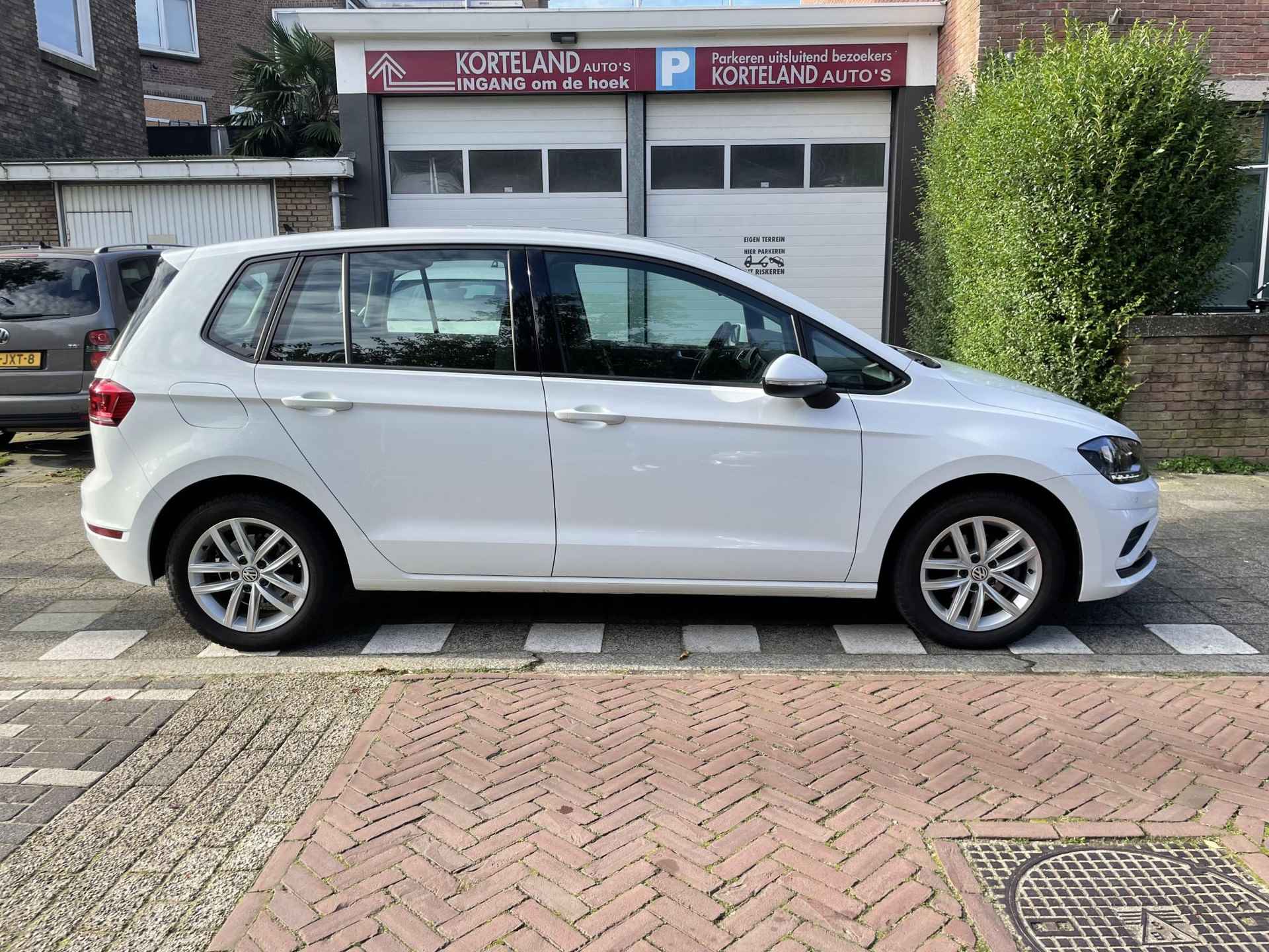 Volkswagen Golf Sportsvan 1.0 TSI Comfortline l Clima l Parkeersensoren l LM velgen - 2/19