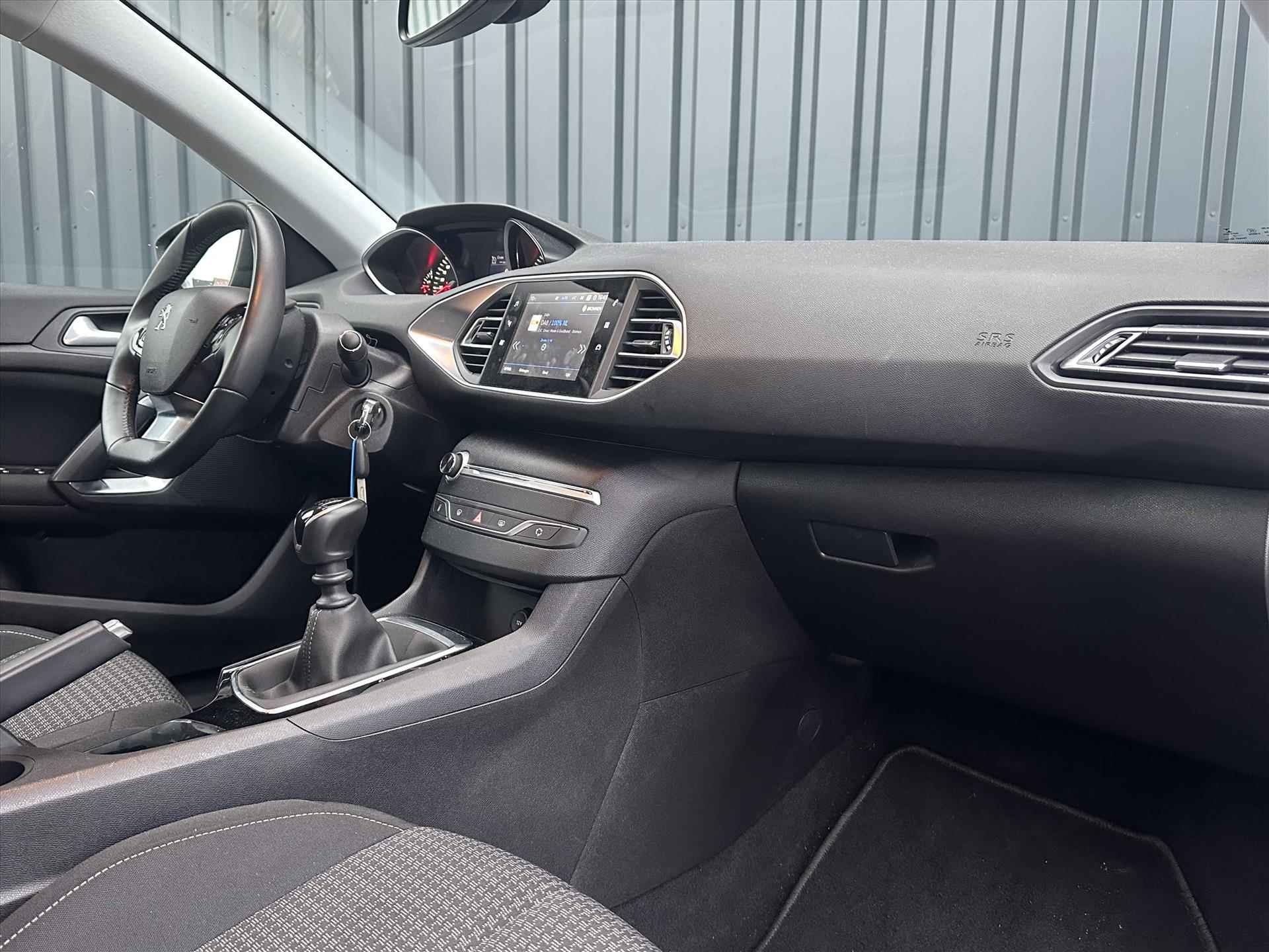 PEUGEOT 308 1.2 Turbo 110pk Blue Lease Executive I All Season I Parkeersensoren V+A I Navigatie I Climate Control I Cruise Control I DAB I Lane Assist I - 17/29