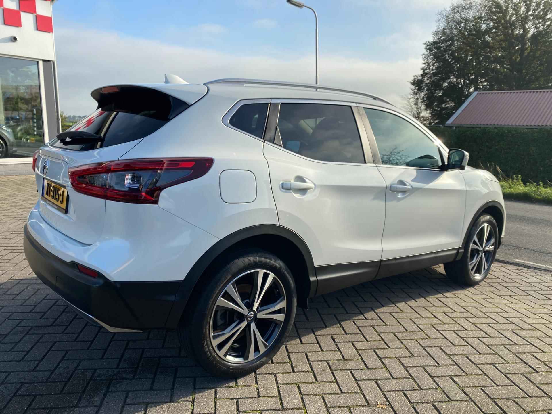 Nissan Qashqai 1.2 N-Connecta - 7/21