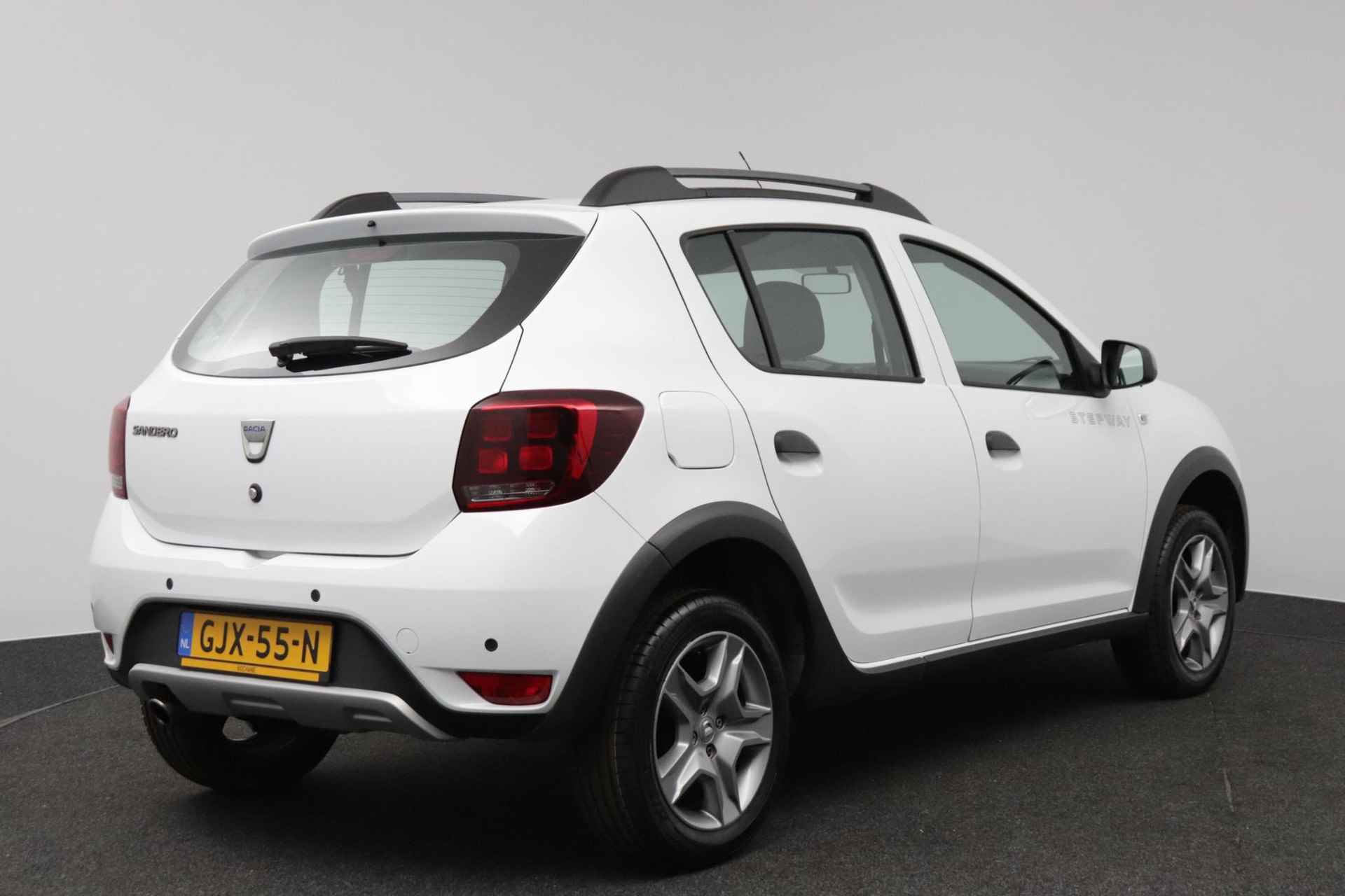 Dacia Sandero Stepway TCe 90 Laureate - 3/28